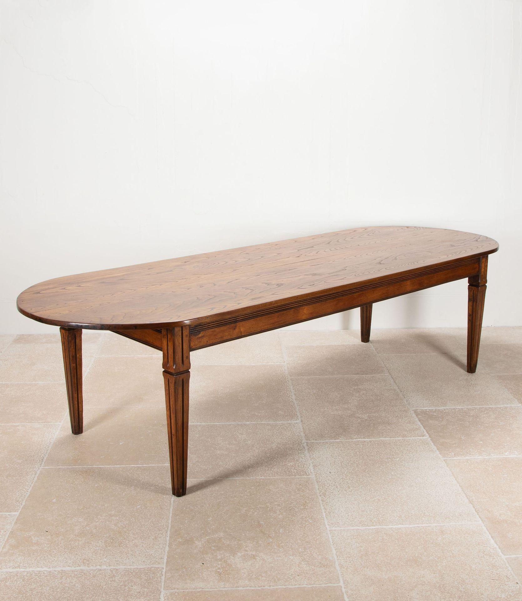 Large 19th Century French Chestnut Farmhouse Table (Land) im Angebot