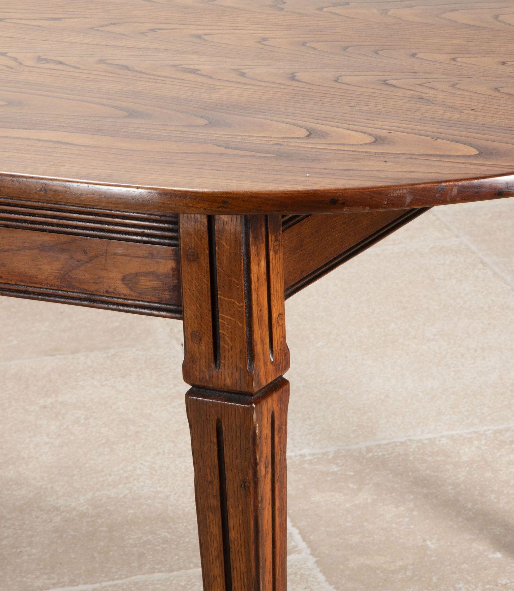 Large 19th Century French Chestnut Farmhouse Table im Zustand „Gut“ im Angebot in Gloucestershire, GB