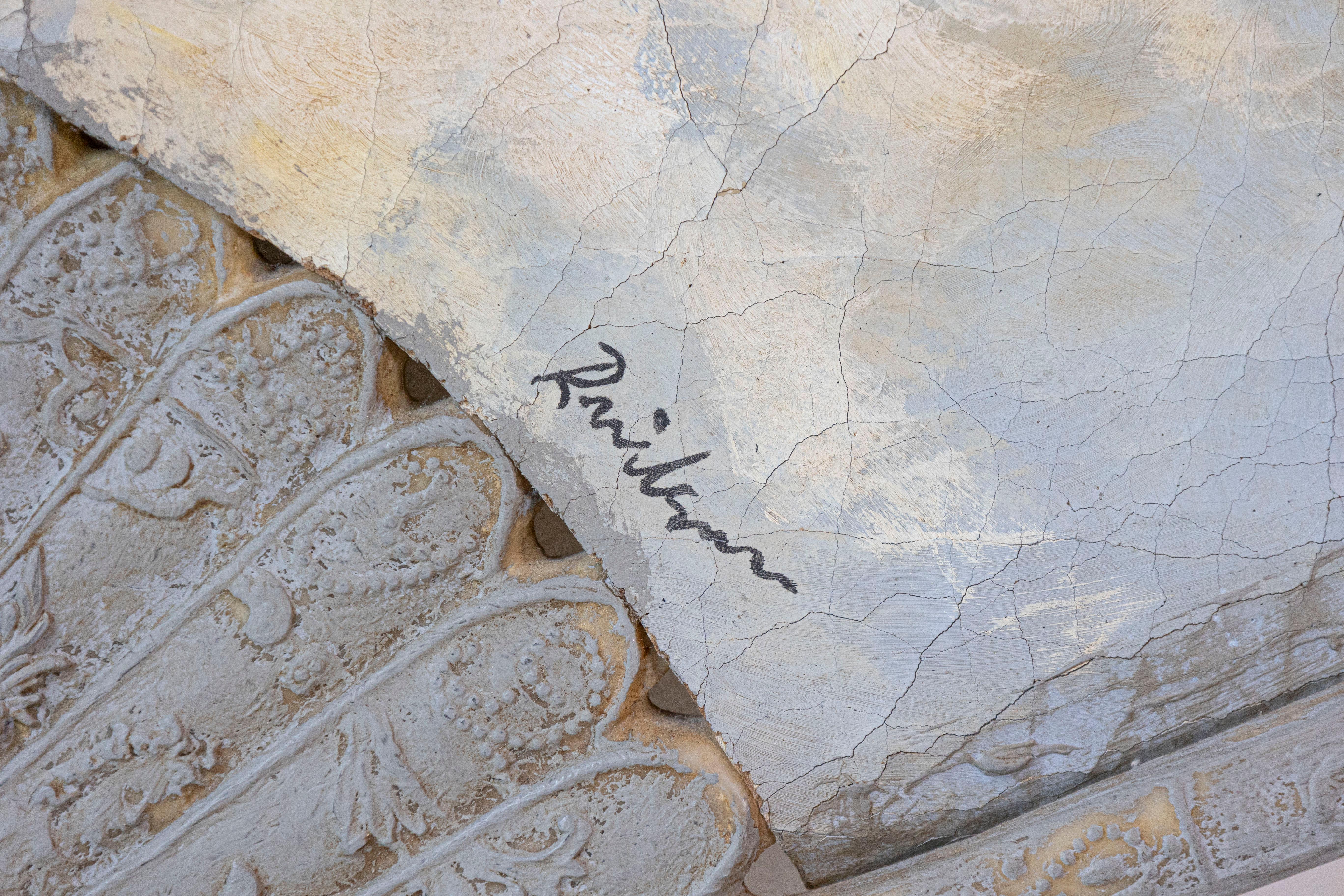 Gran abanico decorativo francés del siglo XIX con ángeles gorditos sobre cielo azul Francés en venta