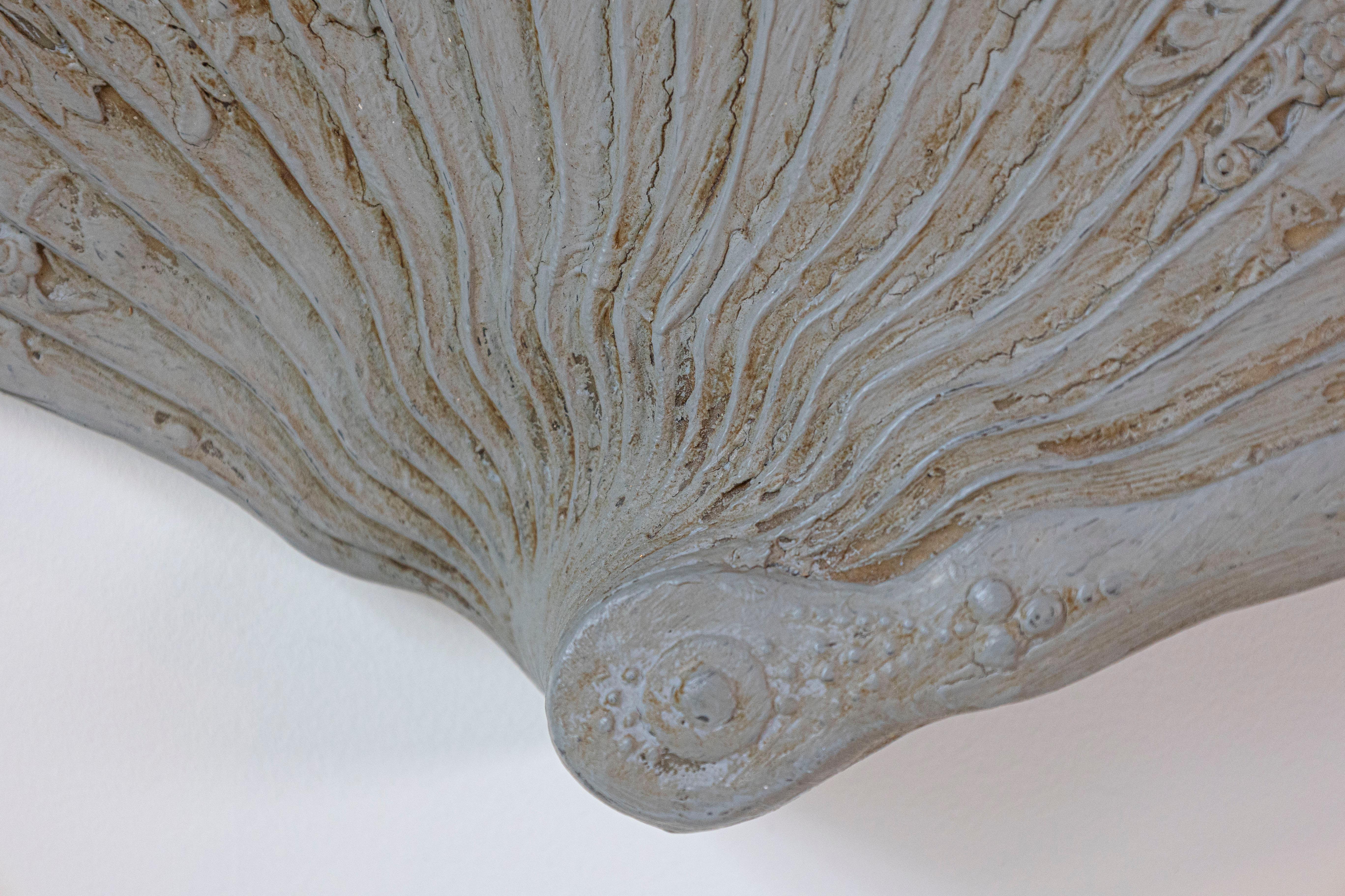 Gran abanico decorativo francés del siglo XIX con ángeles gorditos sobre cielo azul Hueso en venta