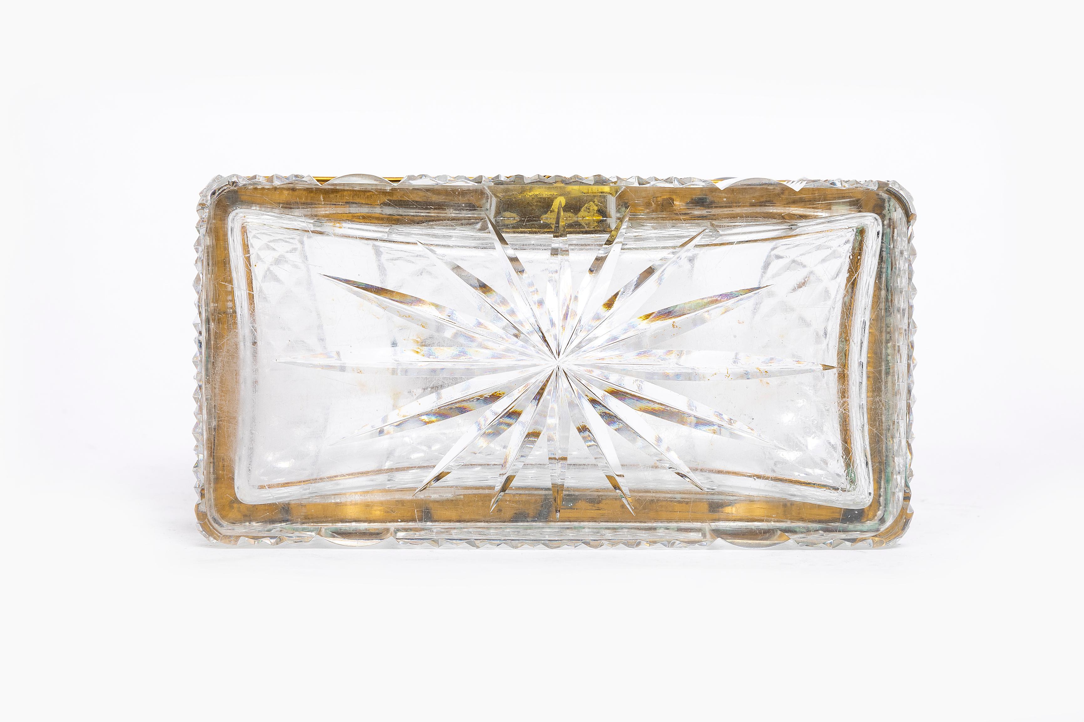 Gran caja francesa del siglo XIX de cristal prismático tallado a mano y montado en bronce Dore Bronce en venta
