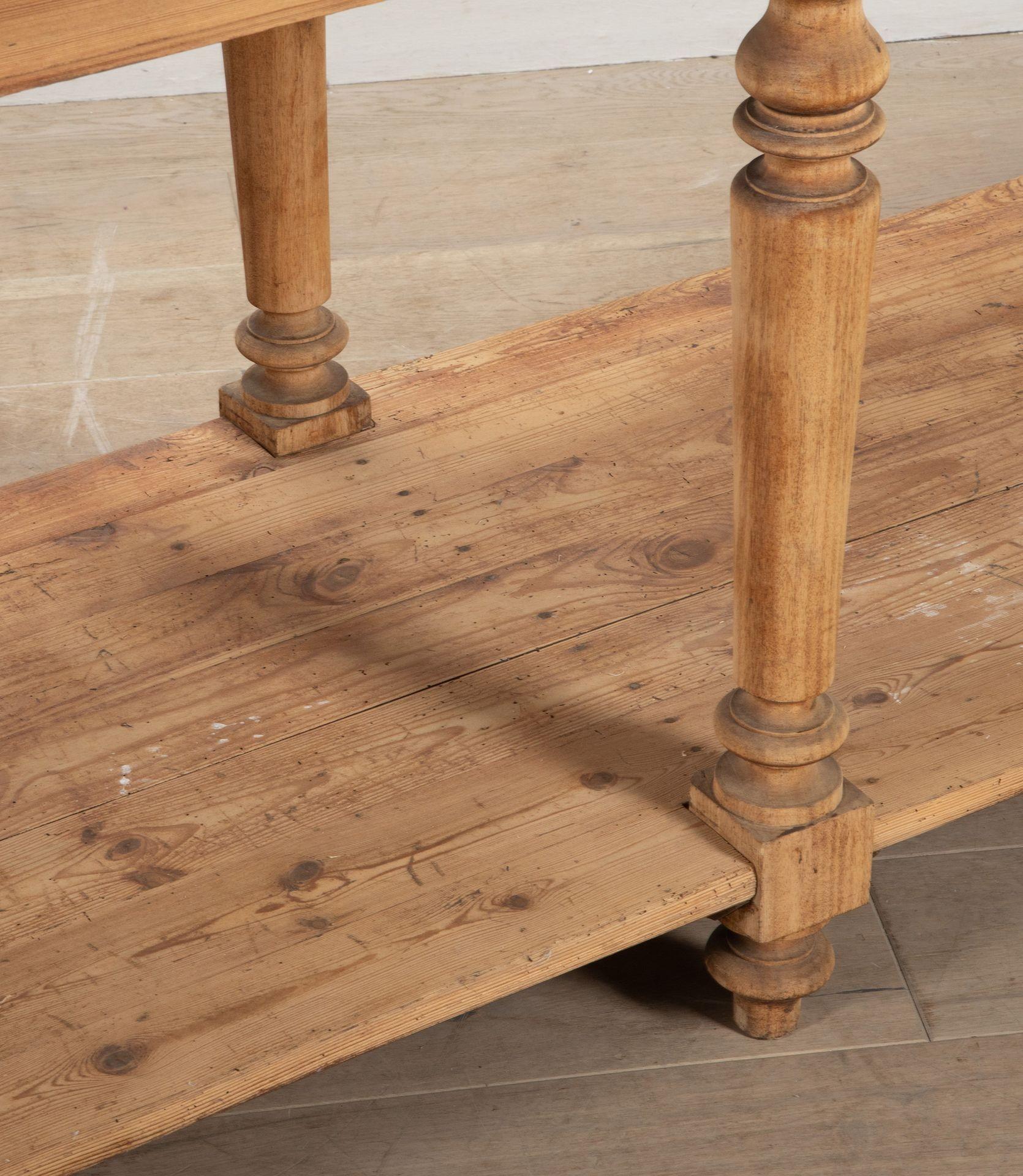 Grande table à tiroirs française du 19ème siècle en vente 9