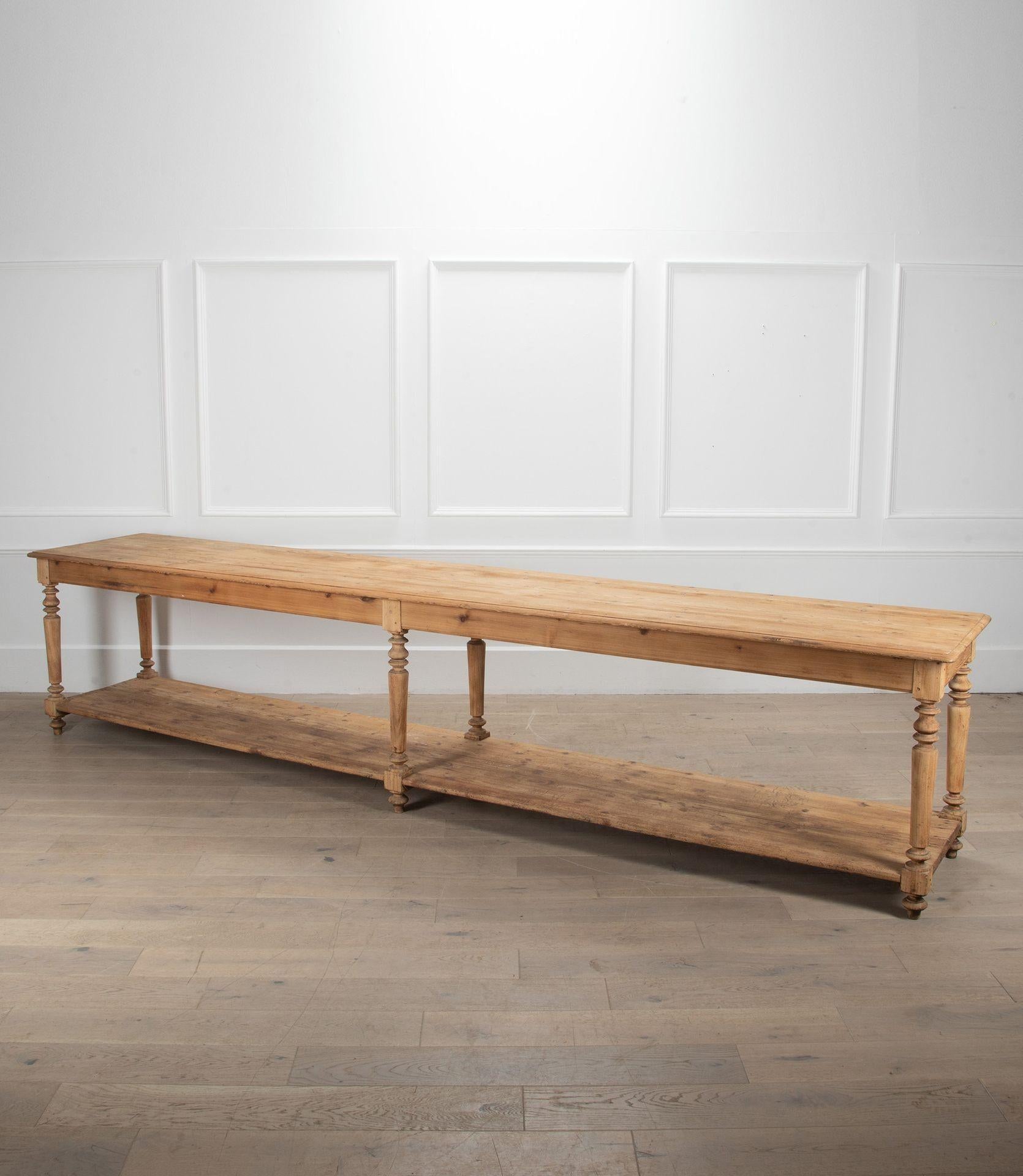 Grande table à tiroirs française du 19ème siècle en vente 11