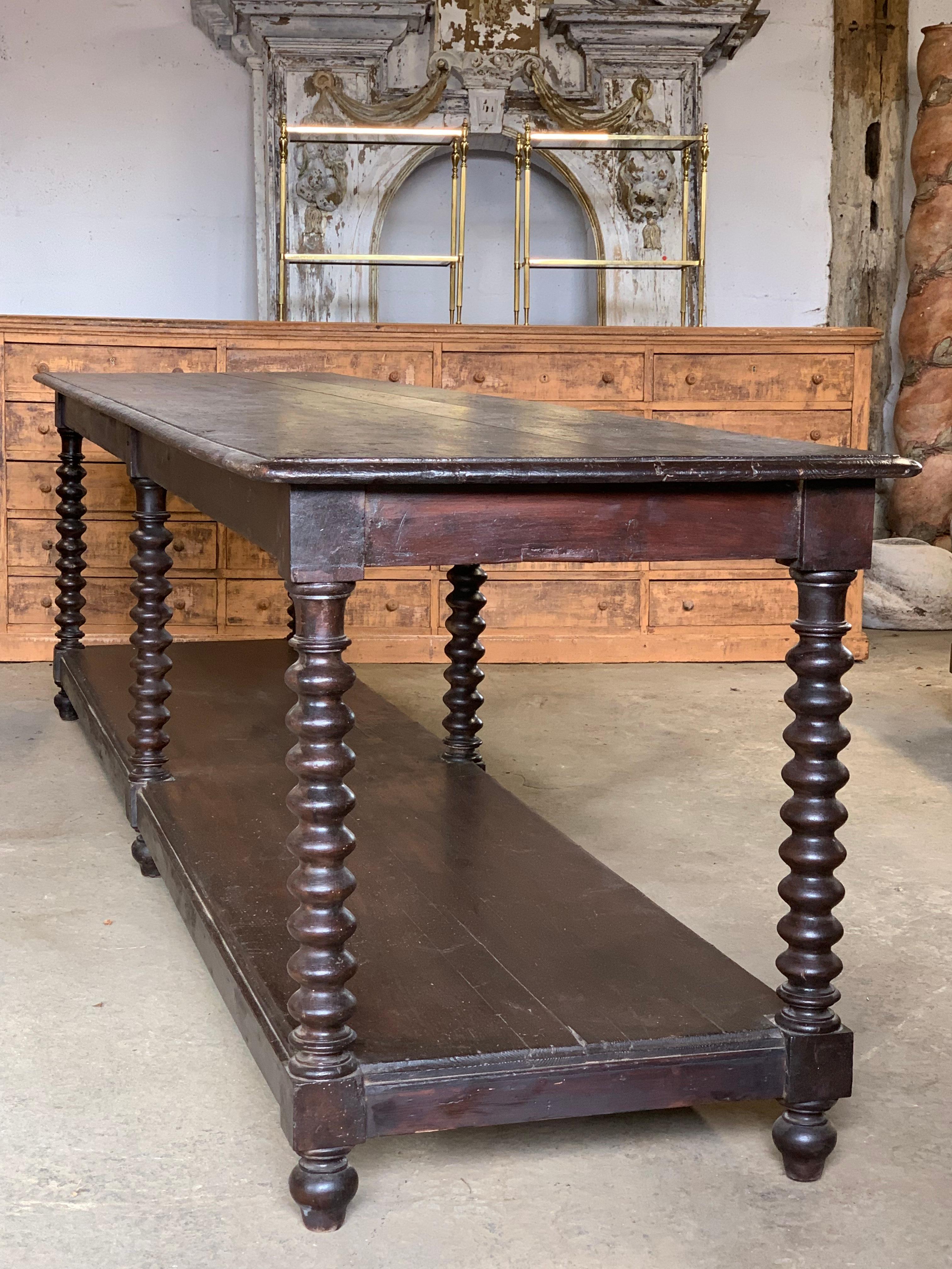 A beautiful large 19th century French drapers table in good solid condition ready to use.

Please contact us for a shipping quote.