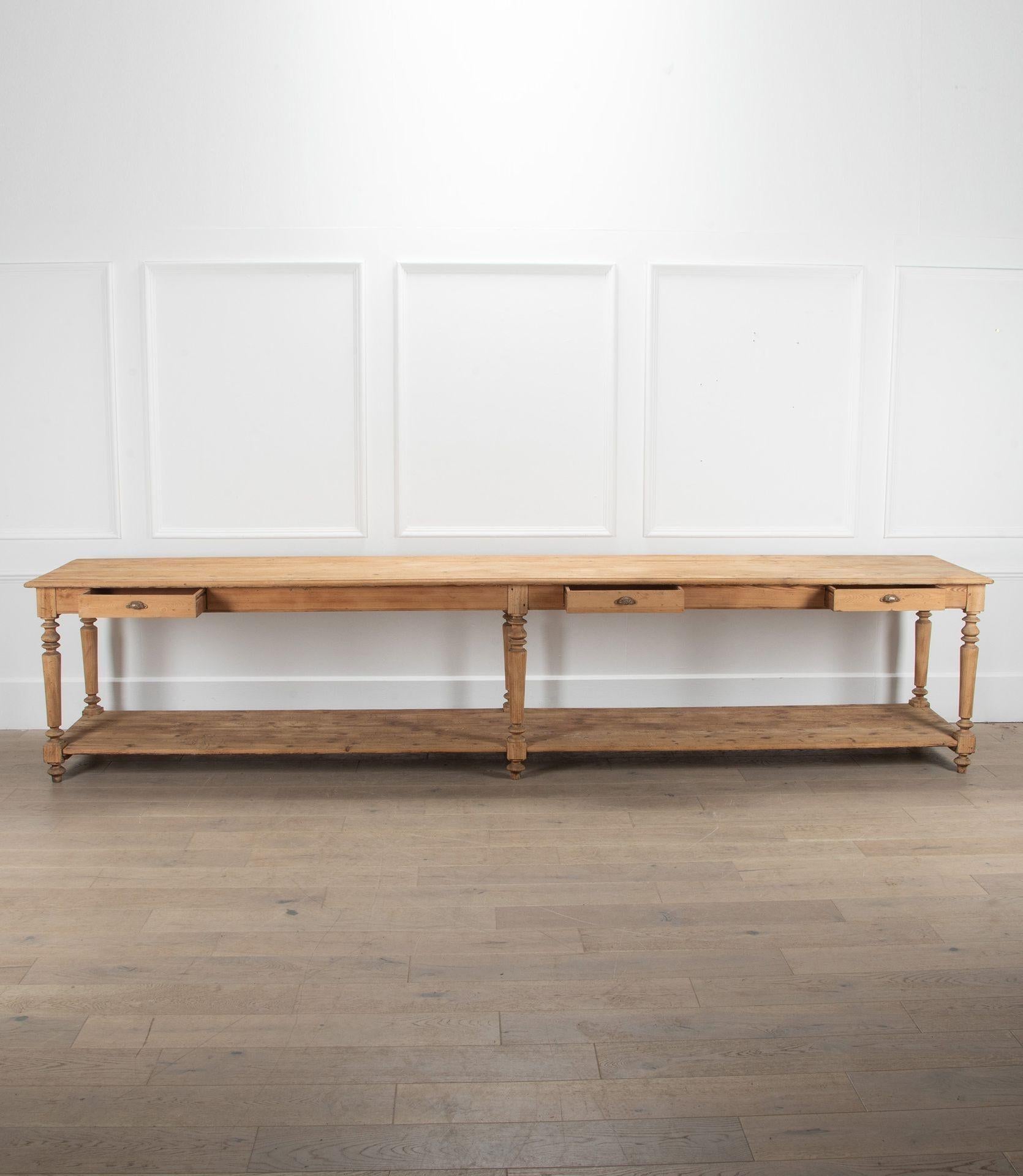 Fin du XIXe siècle Grande table à tiroirs française du 19ème siècle en vente
