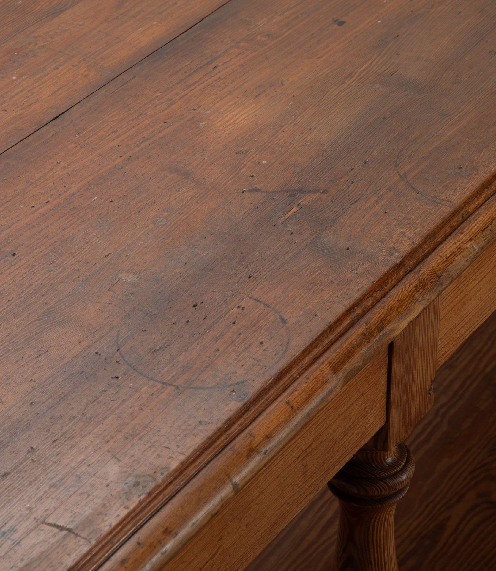 Grande table à tiroirs française du 19ème siècle en vente 1