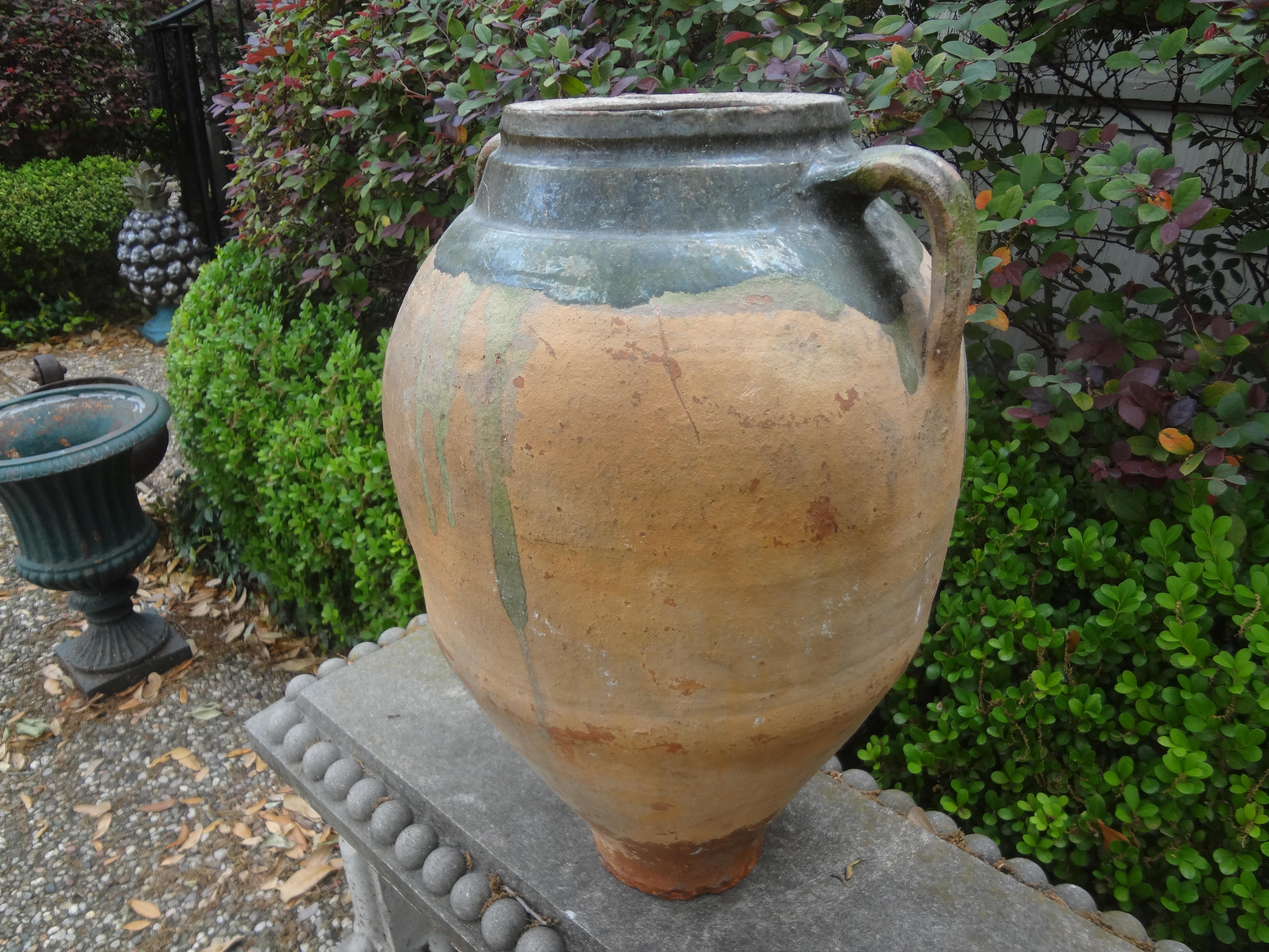 Grand vase en faïence française du 19e siècle Bon état - En vente à Houston, TX