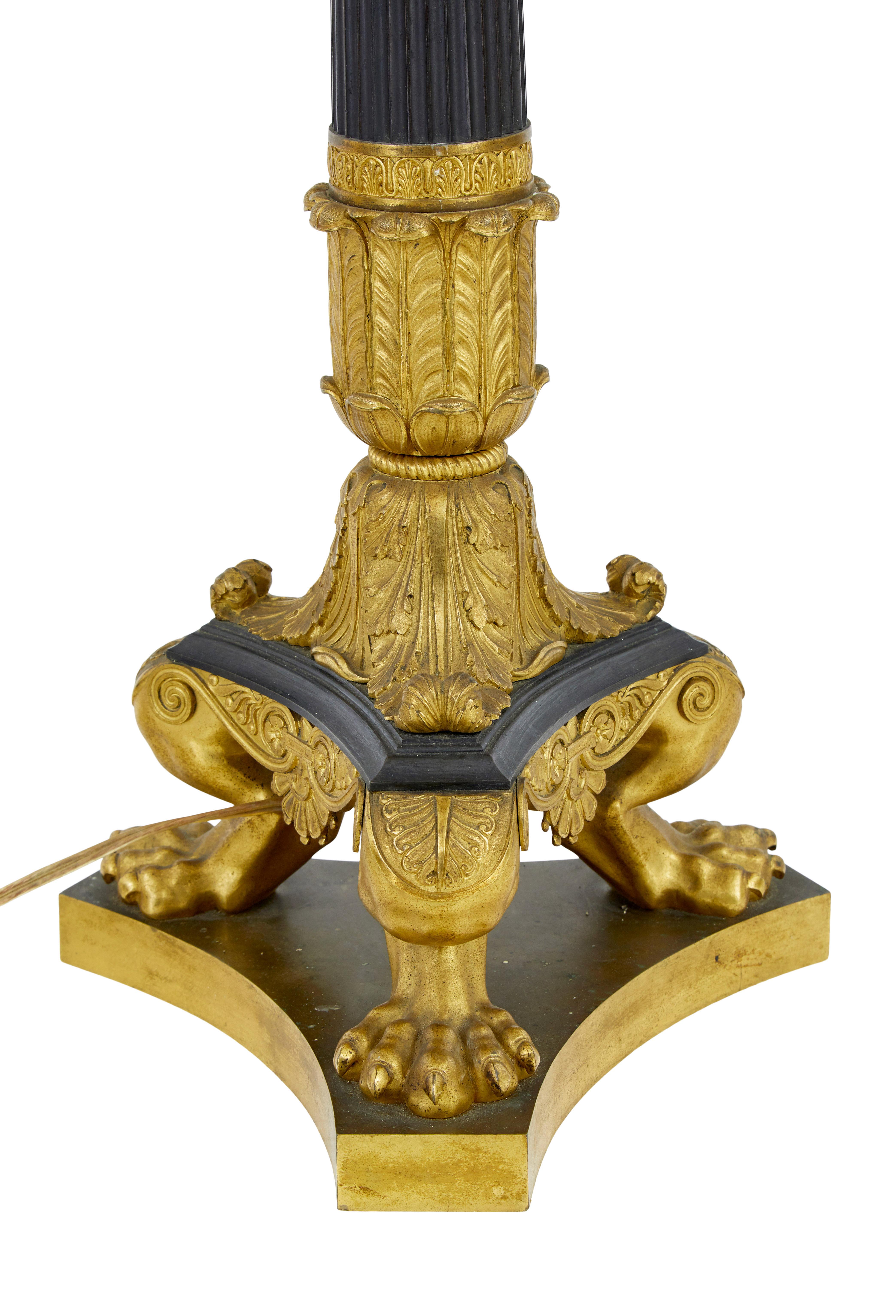 Gran lámpara de sobremesa de bronce imperio francés ormolu del siglo XIX Francés en venta