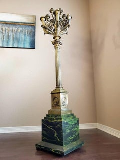 Großer Bodenleuchter aus der französischen Empire-Periode des 19. Jahrhunderts