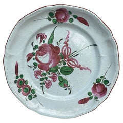Grand plat à roses en faïence française du 19ème siècle 