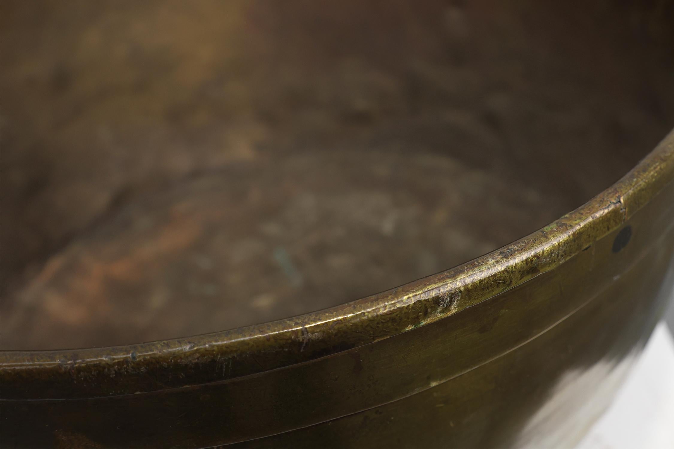 Grande bollitore in rame da fattoria francese del XIX secolo con manico in ferro in vendita 6