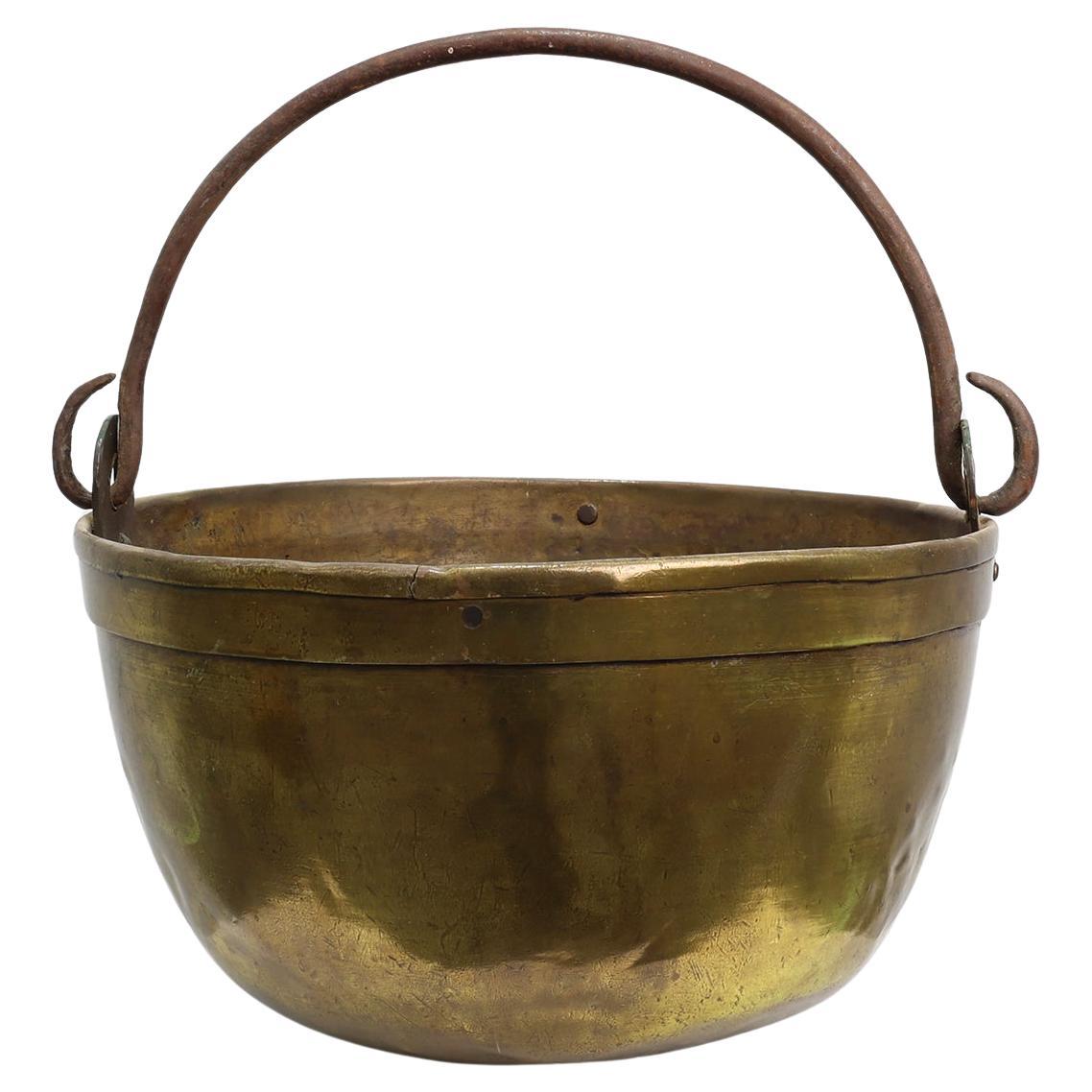Grande bollitore in rame da fattoria francese del XIX secolo con manico in ferro