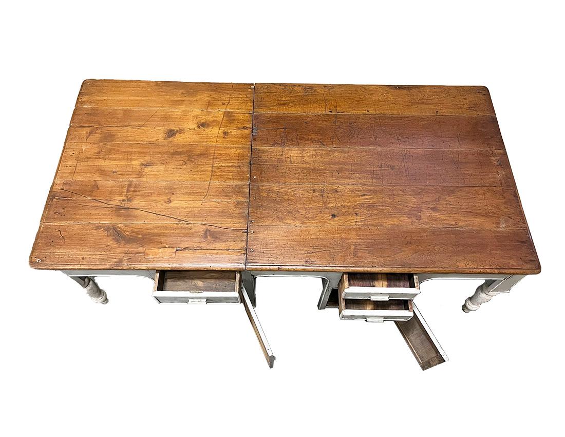 Français Grande table d'unité de cuisine de ferme française du 19ème siècle, vers 1880 en vente