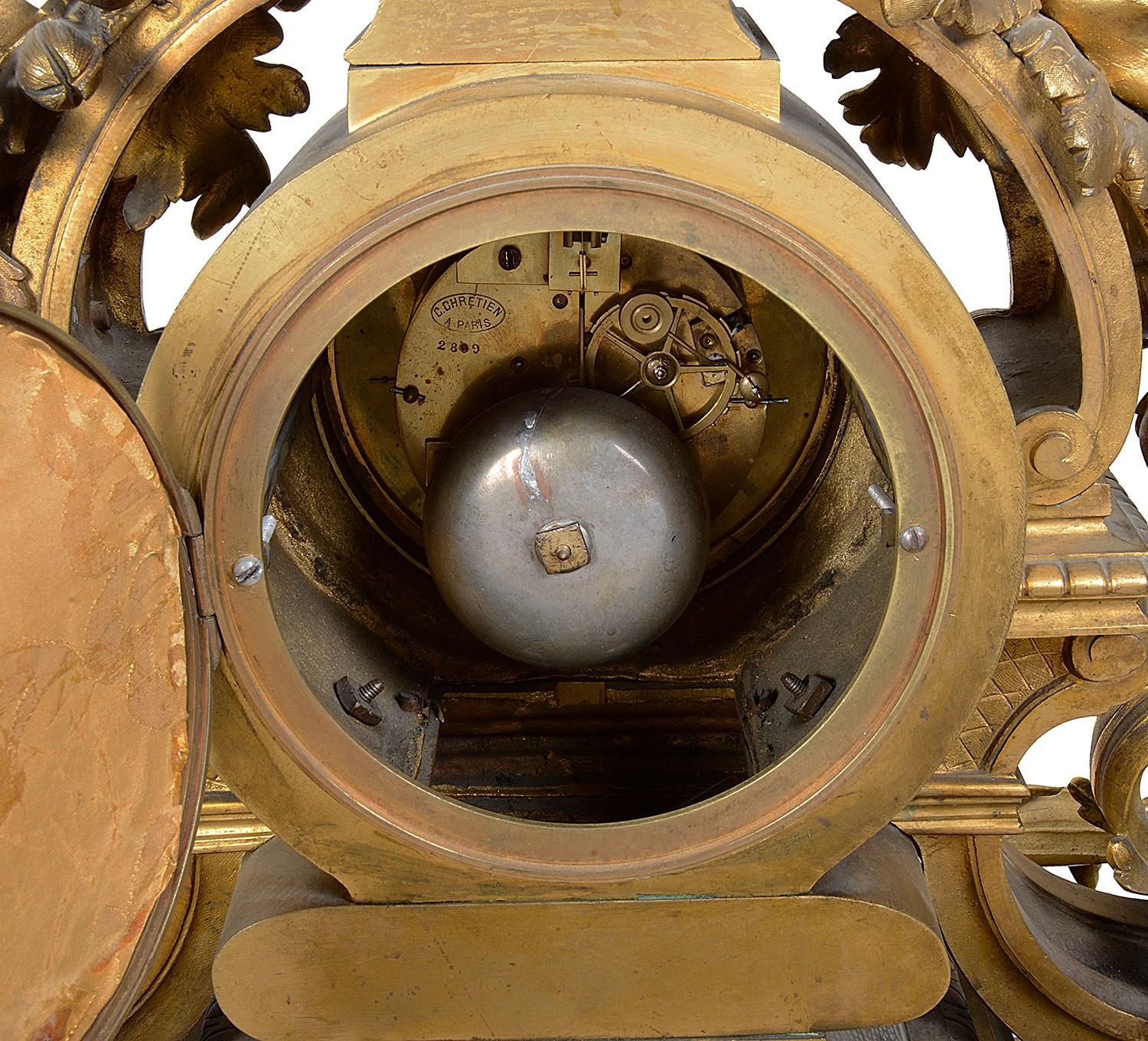 Grand ensemble d'horloges dorées françaises du 19ème siècle en vente 1