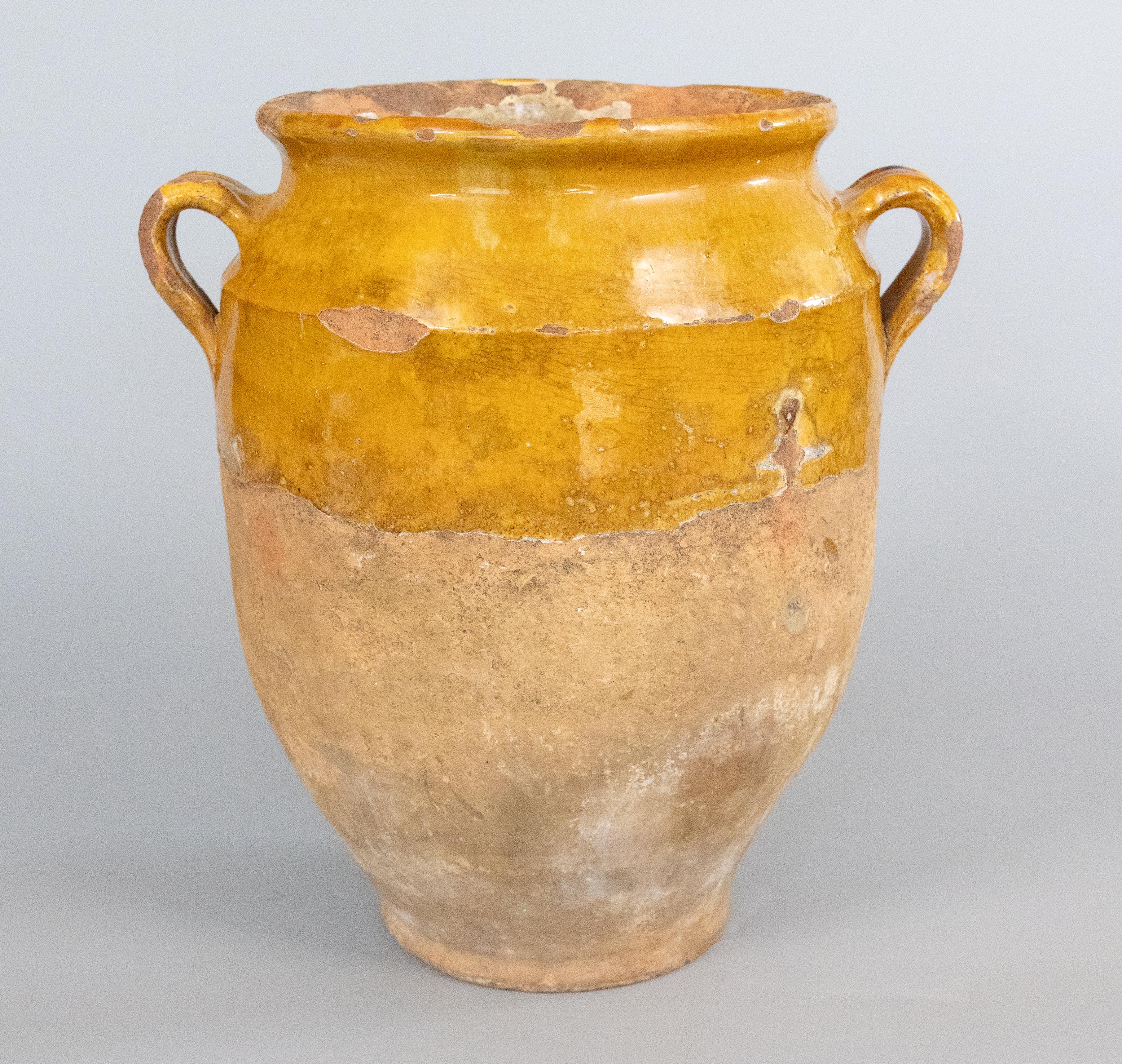 Large 19th Century French Glazed Yellow Confit Pot In Good Condition In Pearland, TX