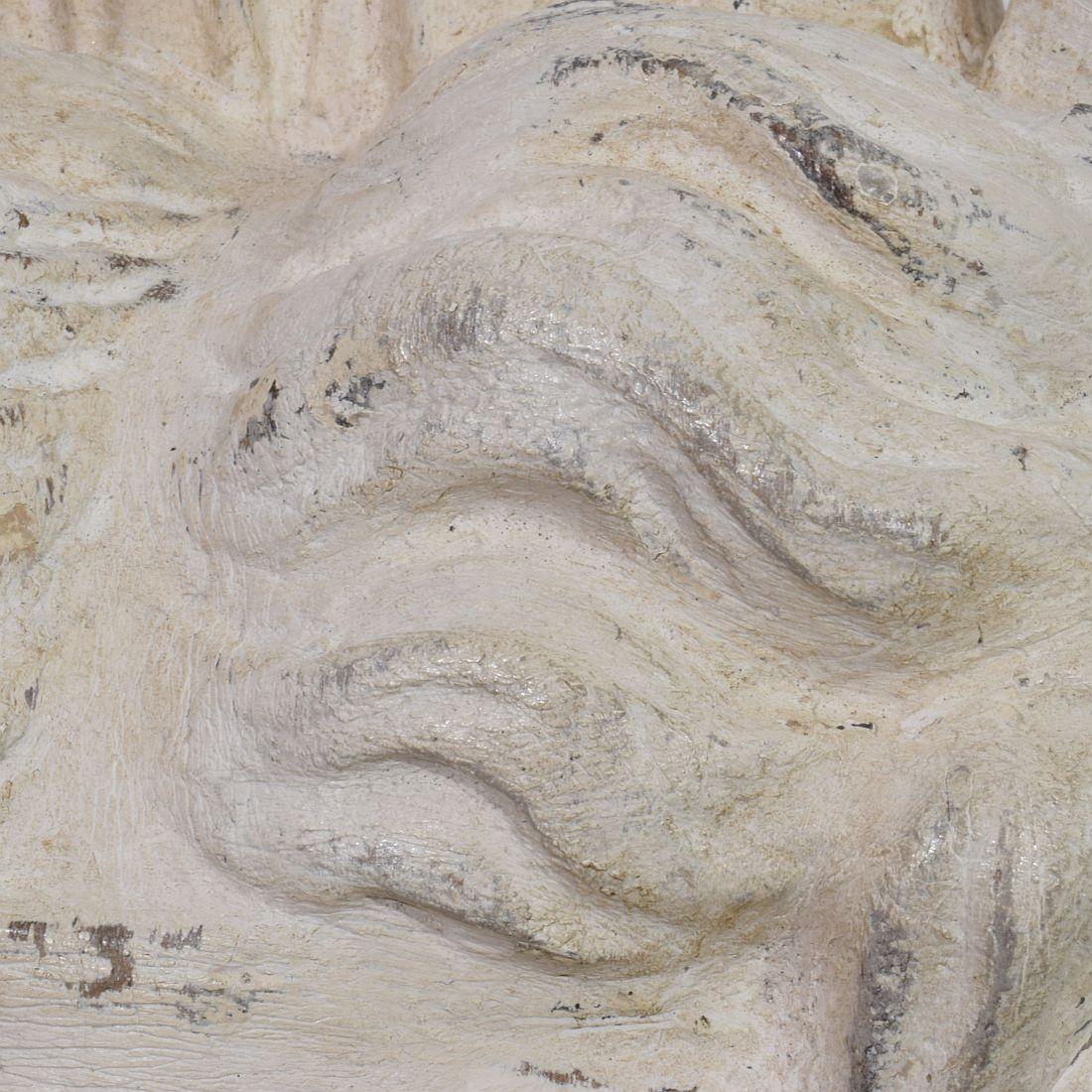 Grande tête en bois sculptée à la main au XIXe siècle 11