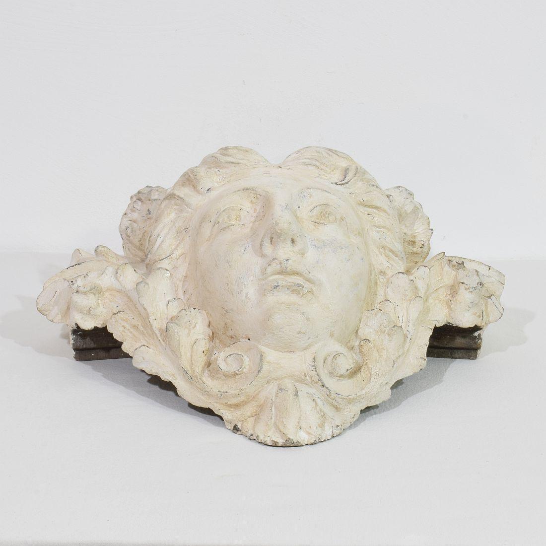 Grande tête en bois sculptée à la main au XIXe siècle 13