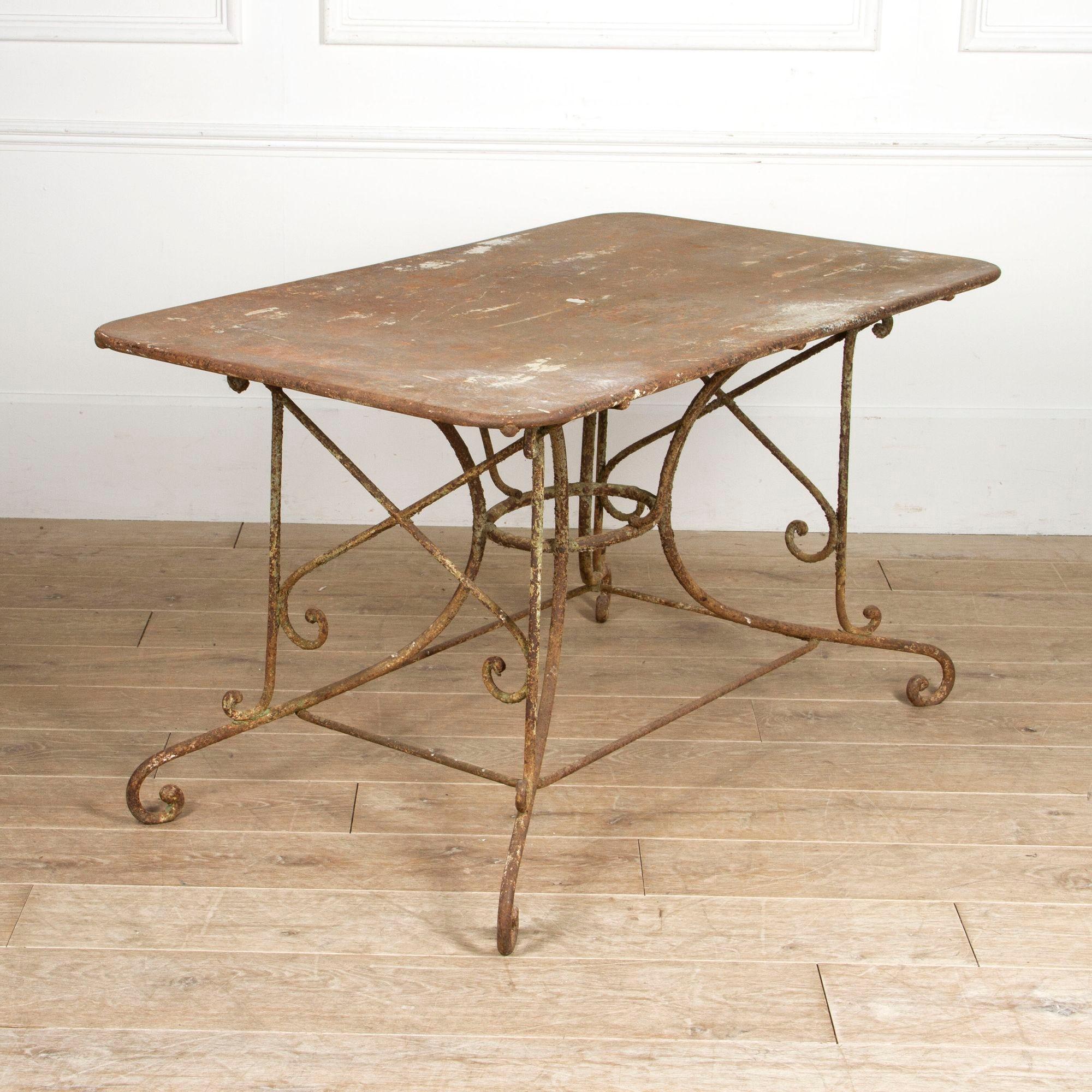Français Grande table française en fer du 19ème siècle en vente