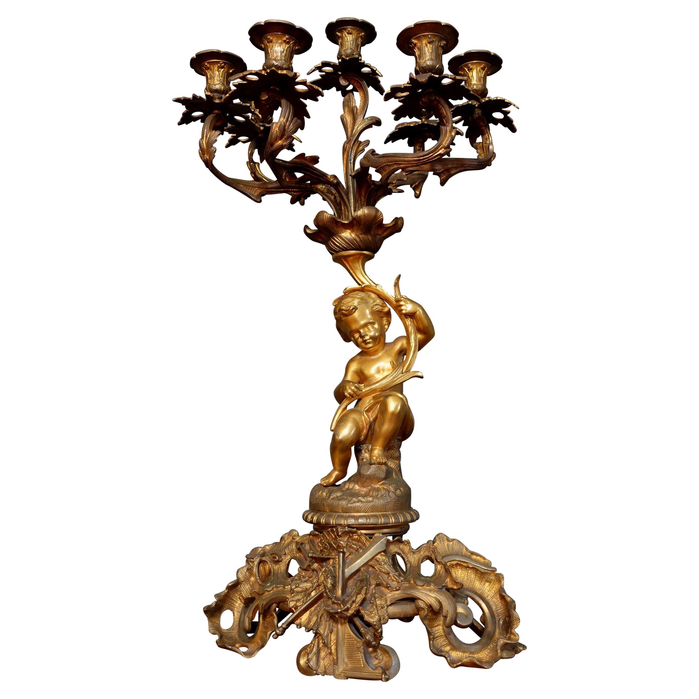 Grandi candelabri francesi del XIX secolo in bronzo Luigi XV con putti seduti