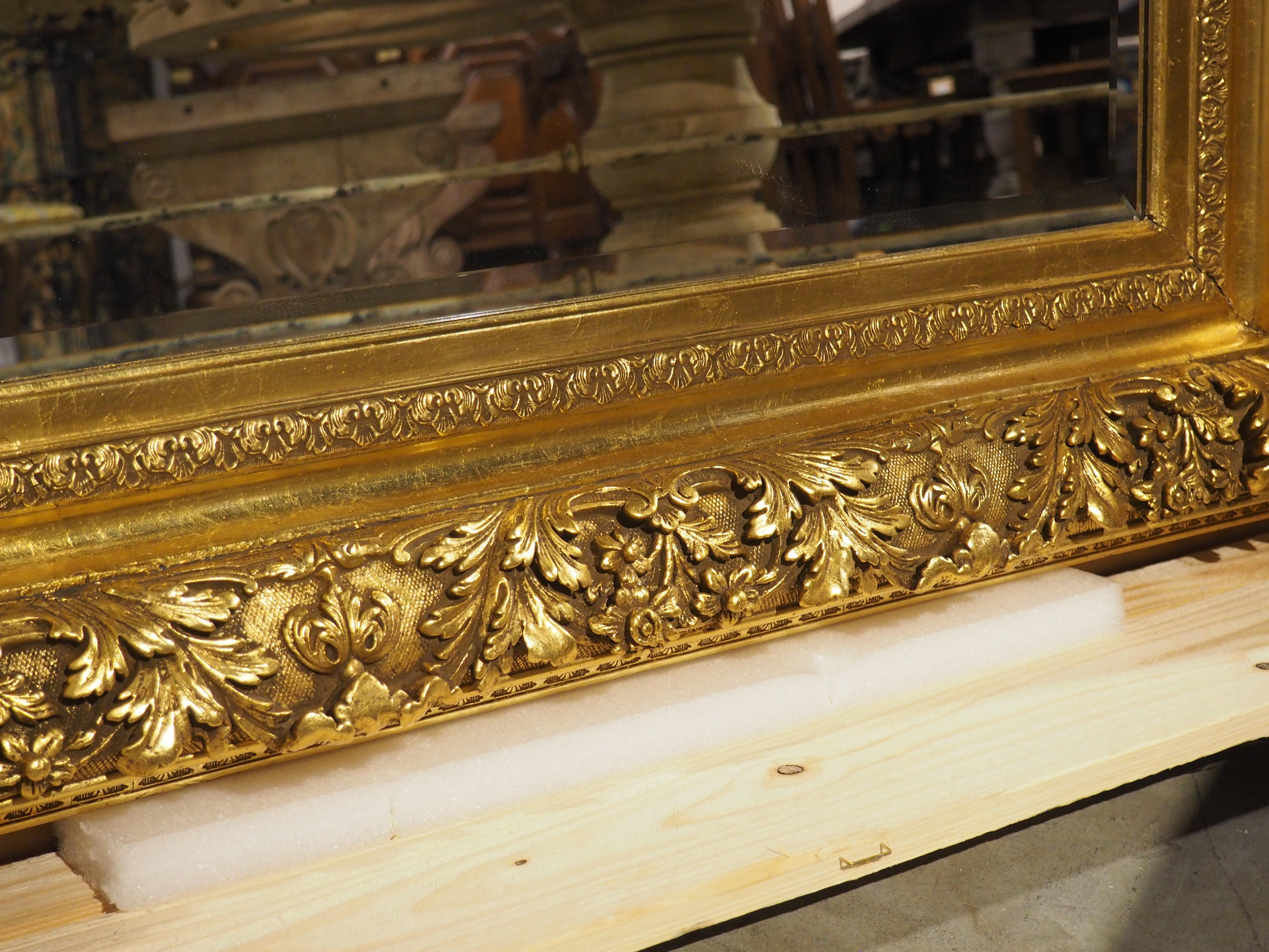 Grande specchio francese del XIX secolo in stile Luigi XV in legno dorato, 62,25 x 46,5 pollici in vendita 6