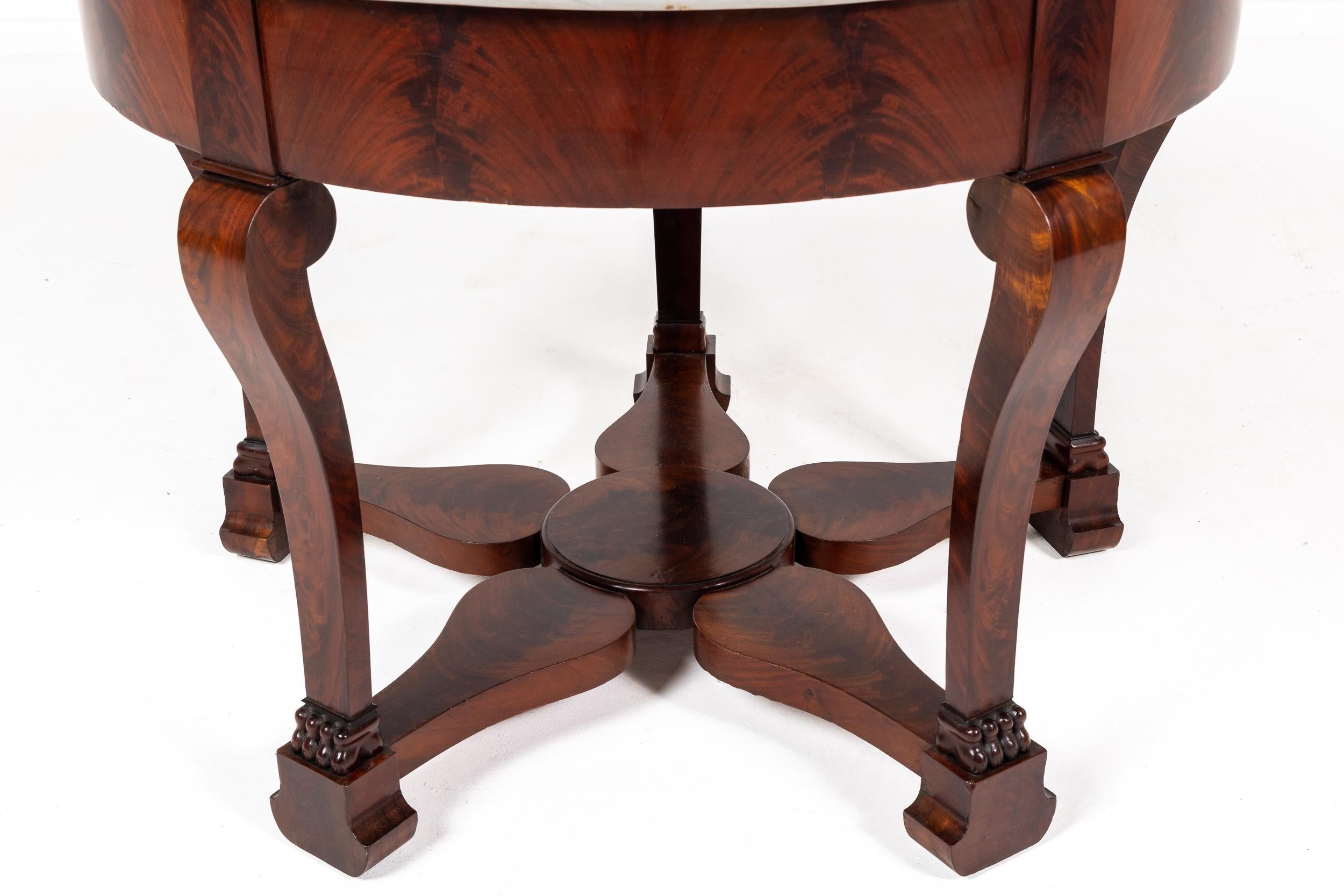 Large 19th Century French Mahogany Guéridon In Good Condition For Sale In Gloucestershire, GB