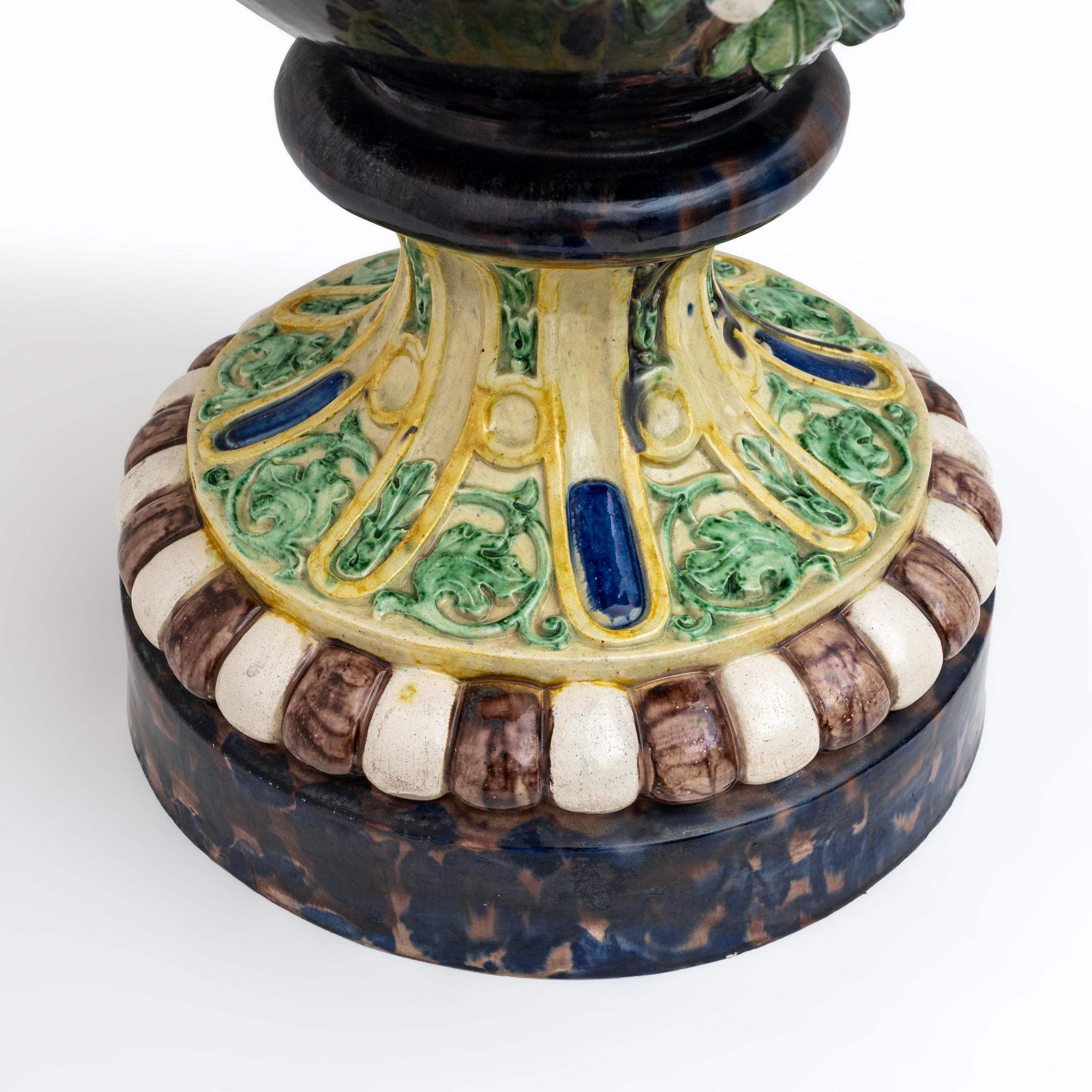 Grand vase Palissy Renaissance en majolique française du 19ème siècle avec bout à queue d'aronde, 1880 en vente 2