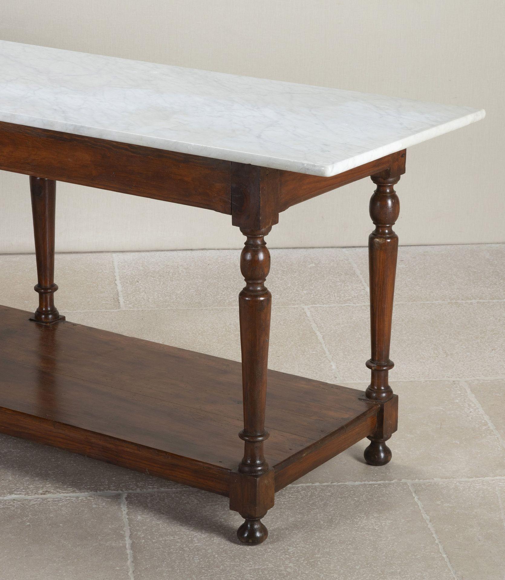 Marmo di Carrara Grande bancone da pasticceria francese del XIX secolo con piano in marmo in vendita