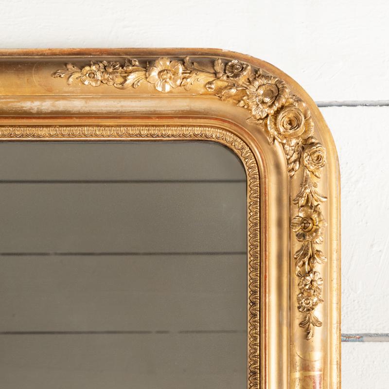 Dorato Grande specchio francese del XIX secolo in legno intagliato e dorato in vendita