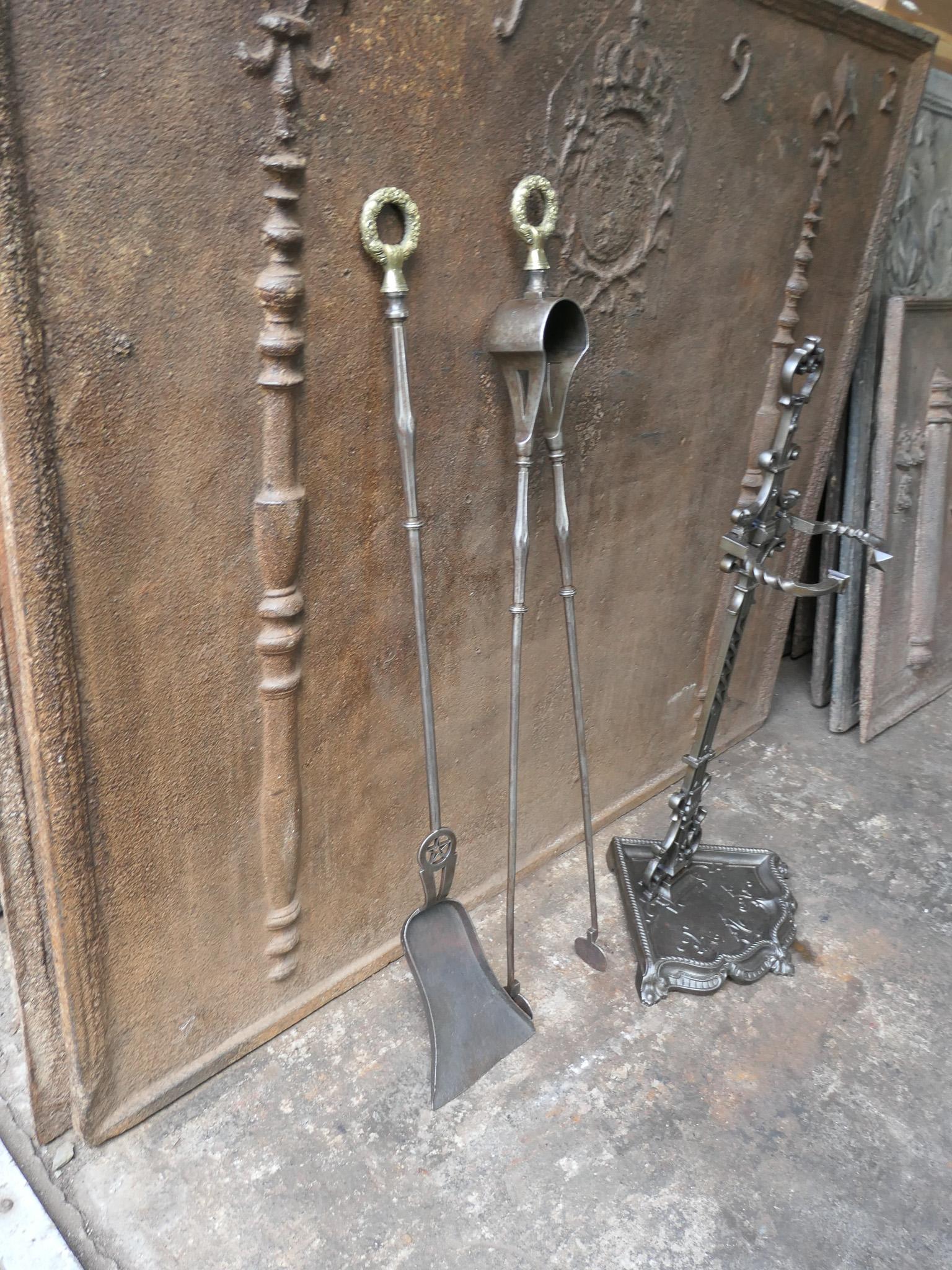 Grande set di attrezzi per caminetto francese Napoleone III del XIX secolo in vendita 9