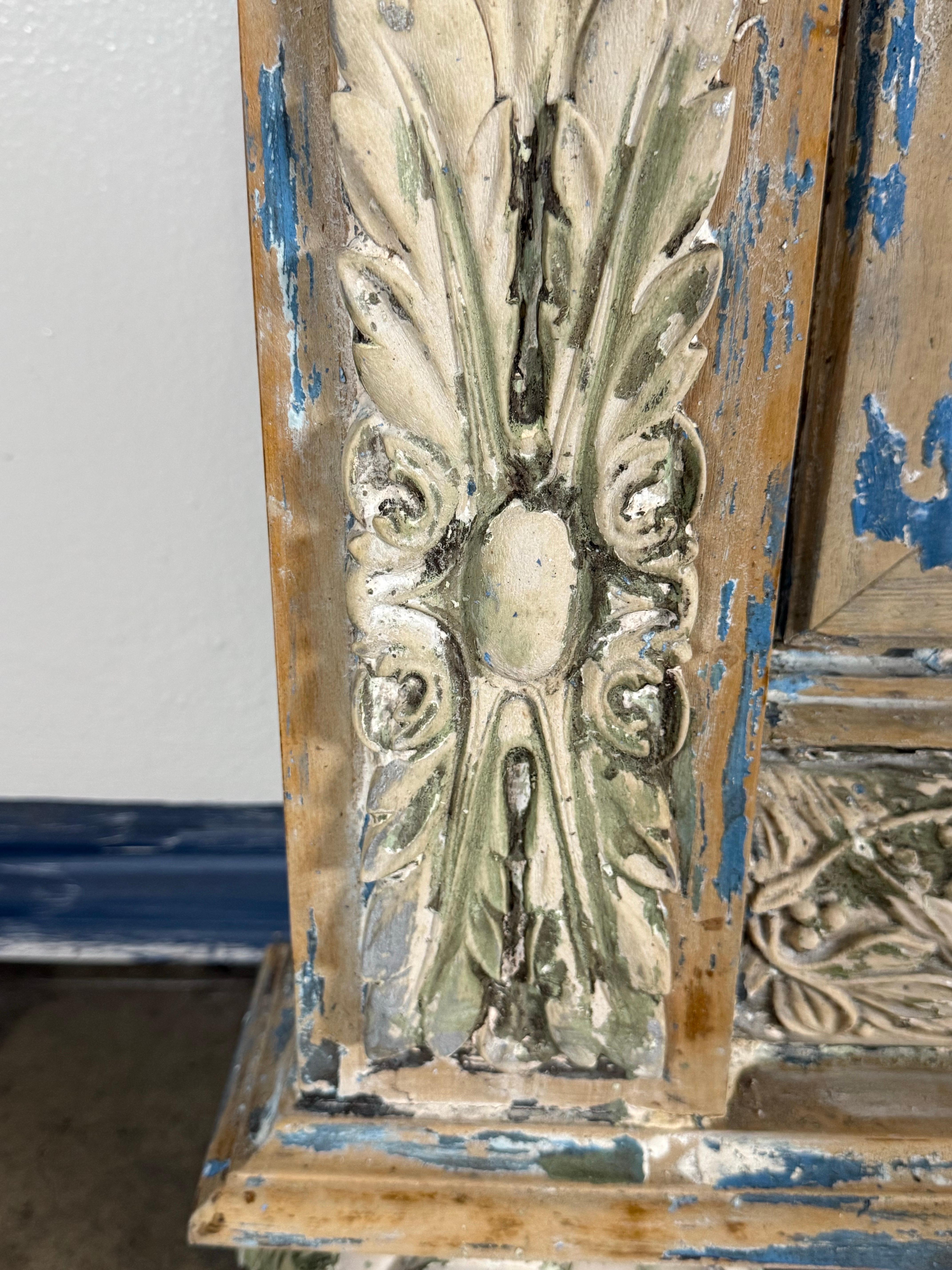 Large 19th Century French Neoclassical Trumeau Mirror with Aged Painted Finish en vente 2
