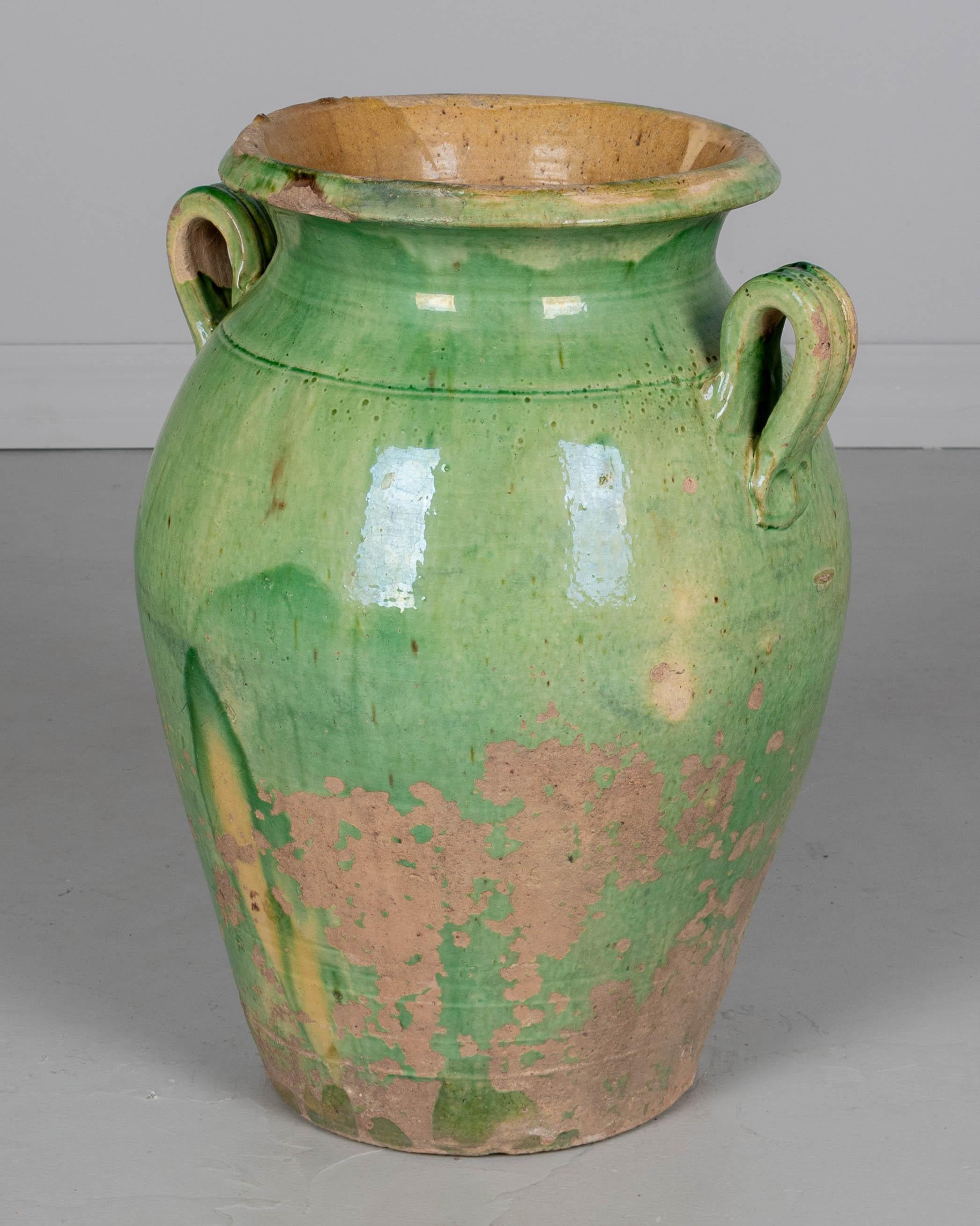 Großes französisches Keramikgefäß oder Vase aus dem 19. Jahrhundert (Französische Provence) im Angebot