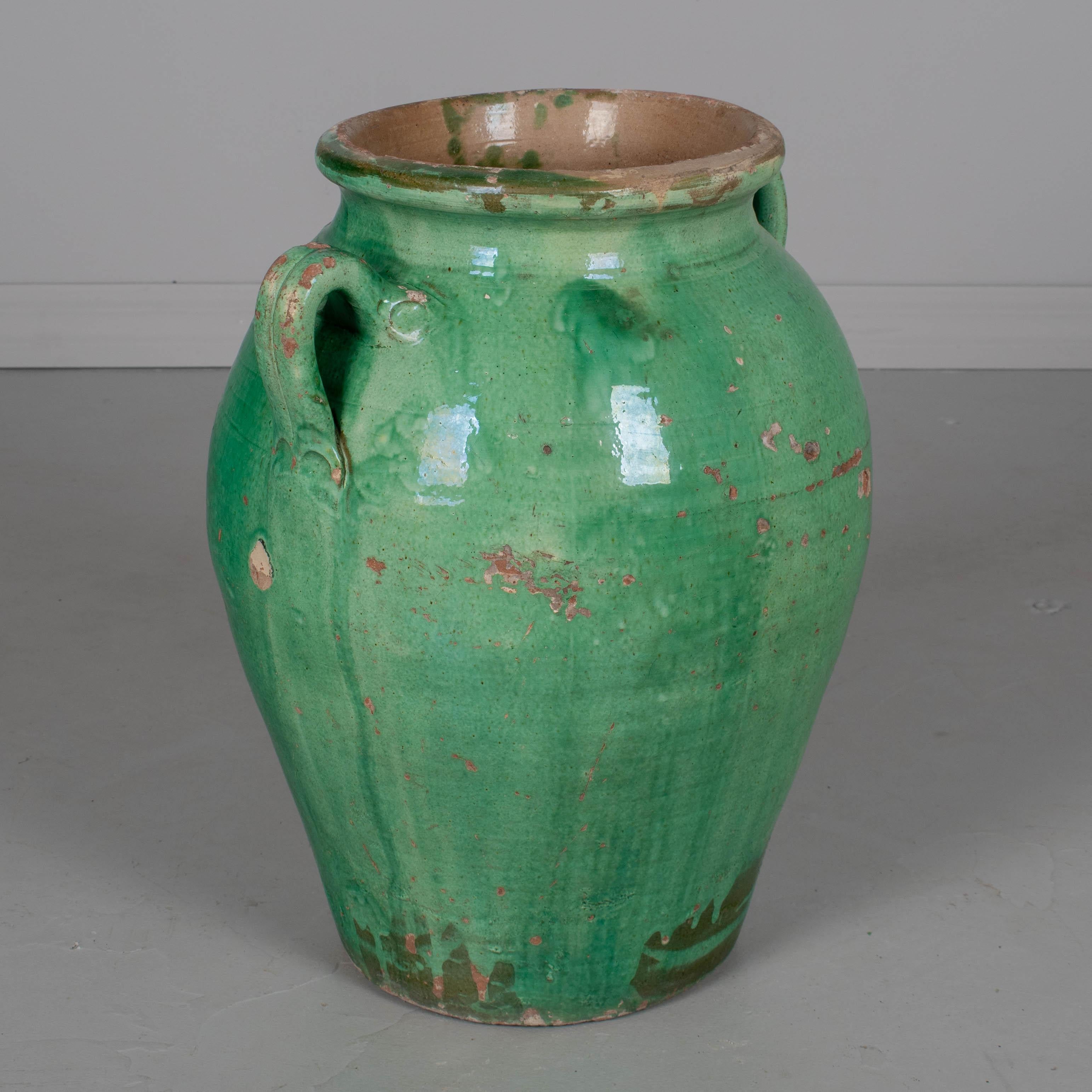Großes französisches Keramikgefäß oder Vase aus dem 19. Jahrhundert (Terrakotta) im Angebot