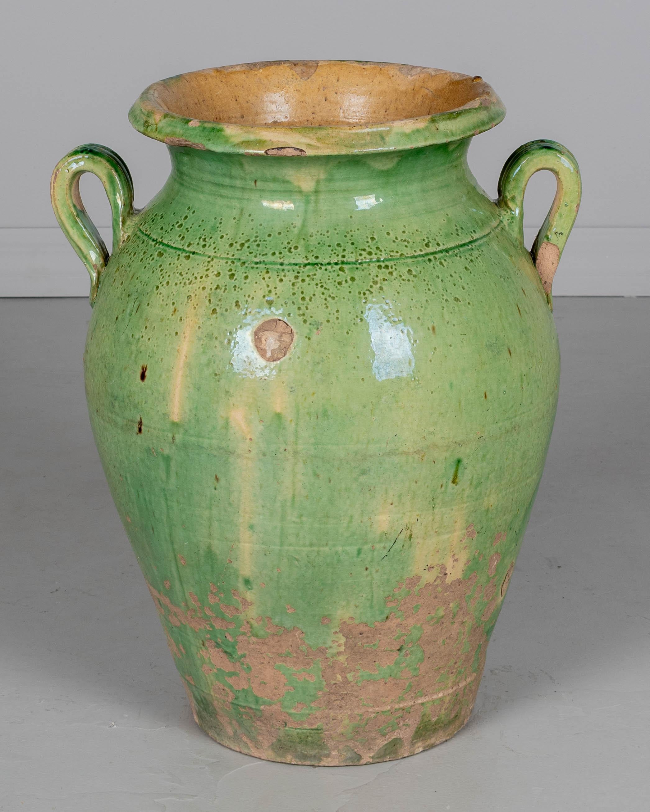 Großes französisches Keramikgefäß oder Vase aus dem 19. Jahrhundert (Terrakotta) im Angebot