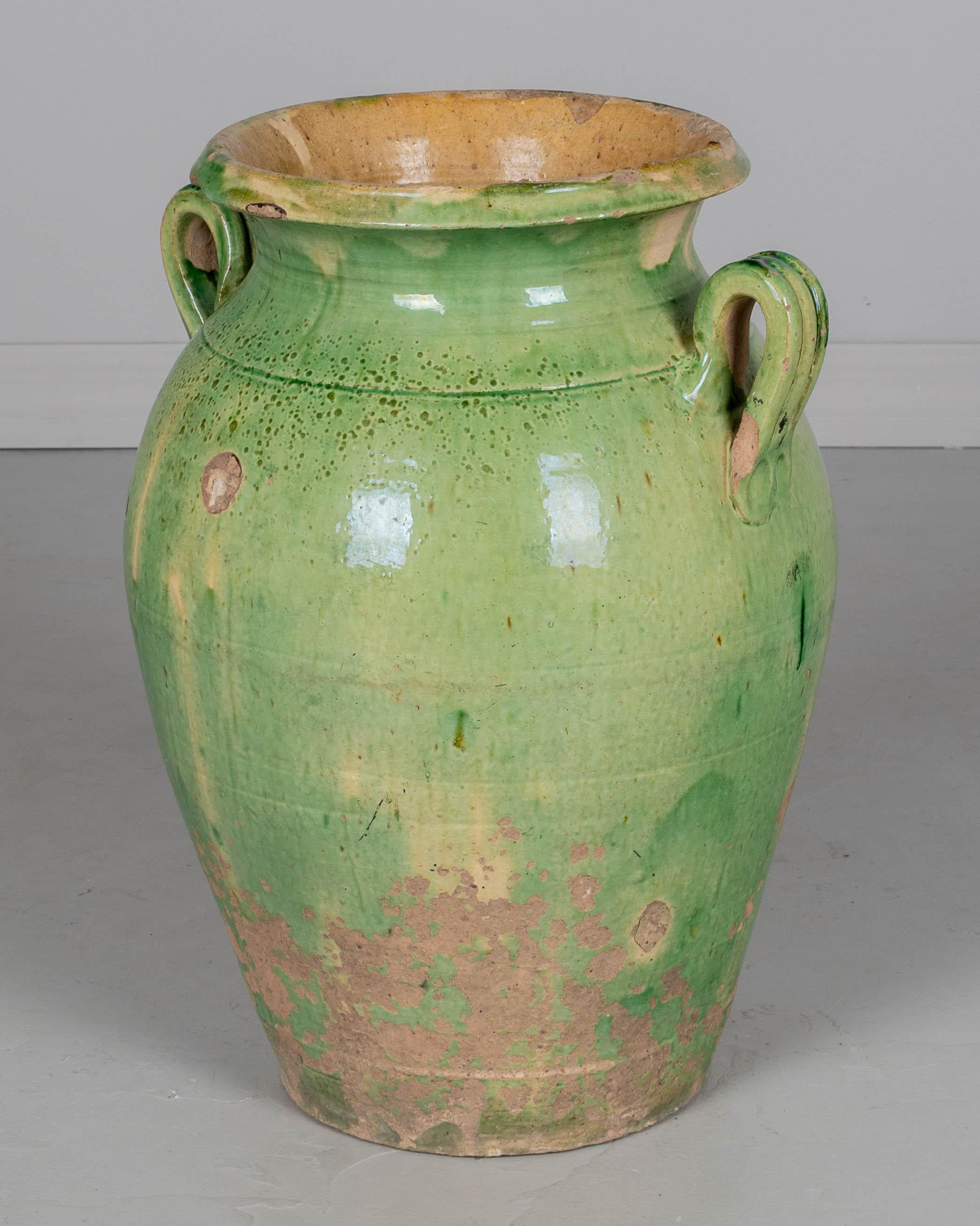 Großes französisches Keramikgefäß oder Vase aus dem 19. Jahrhundert im Angebot 1