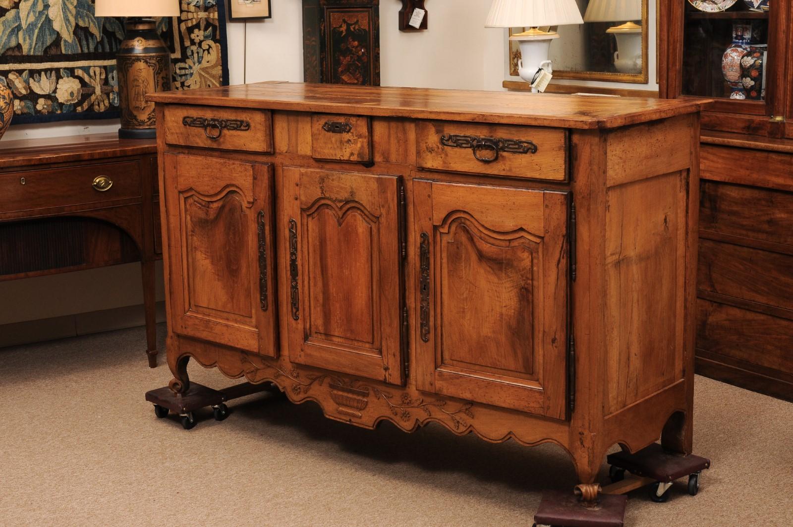 Large 19th Century French Provincial Louis XV Walnut Enfilade For Sale 7