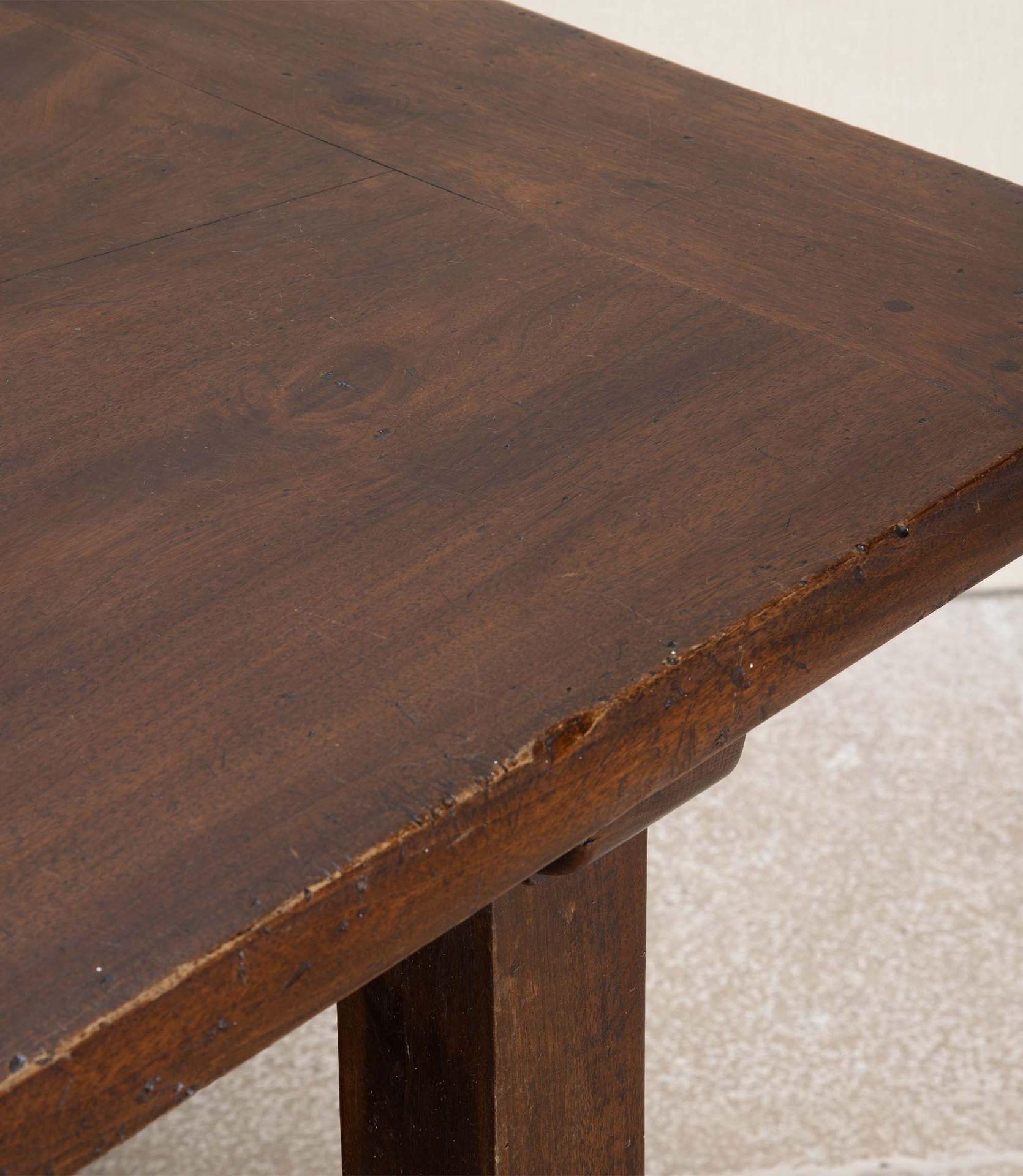 Large 19th Century French Refectory Table Bon état - En vente à Gloucestershire, GB