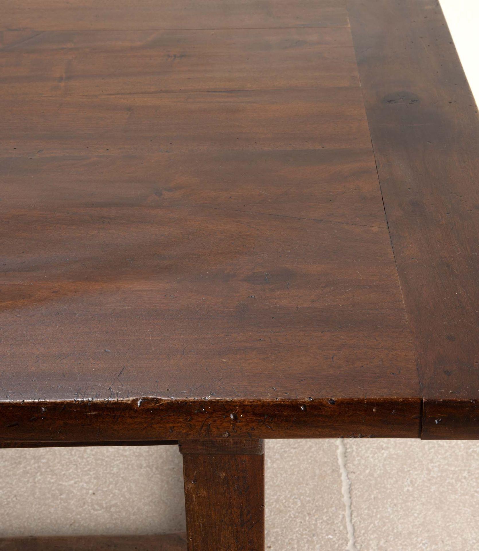 XIXe siècle Large 19th Century French Refectory Table en vente
