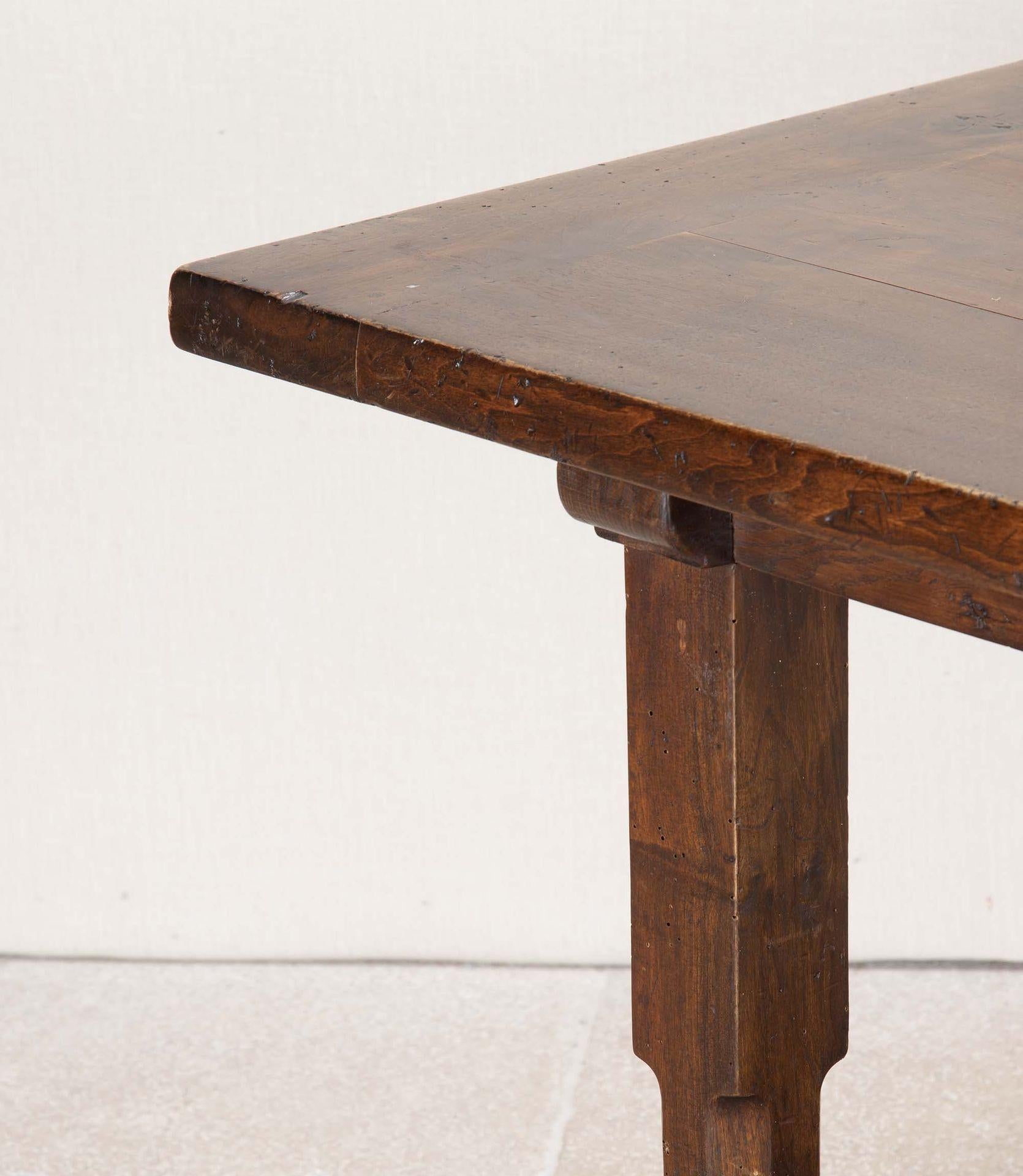 Fruitiers Large 19th Century French Refectory Table en vente