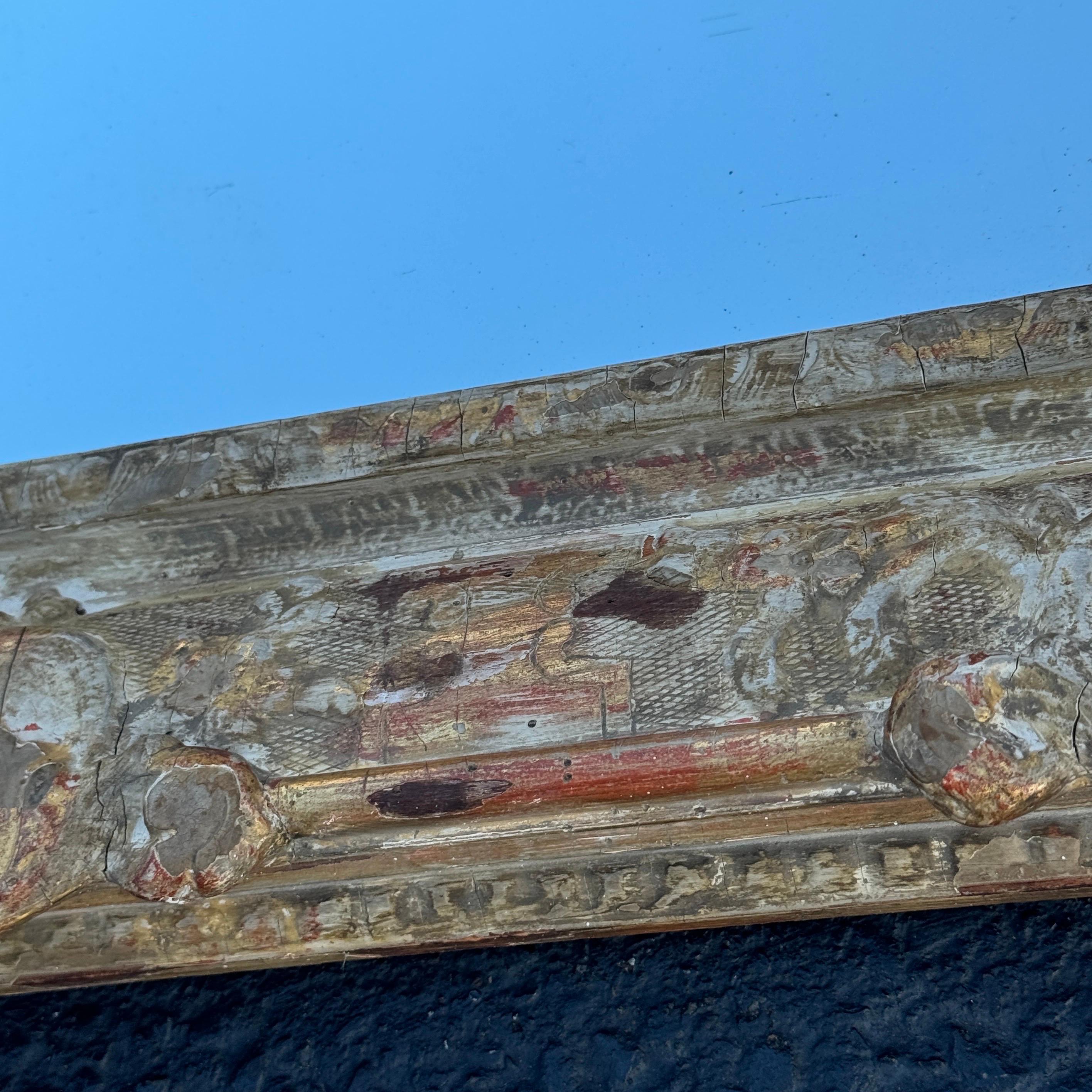 Grande specchio rococò francese del XIX secolo dipinto in oro e dorato in vendita 12