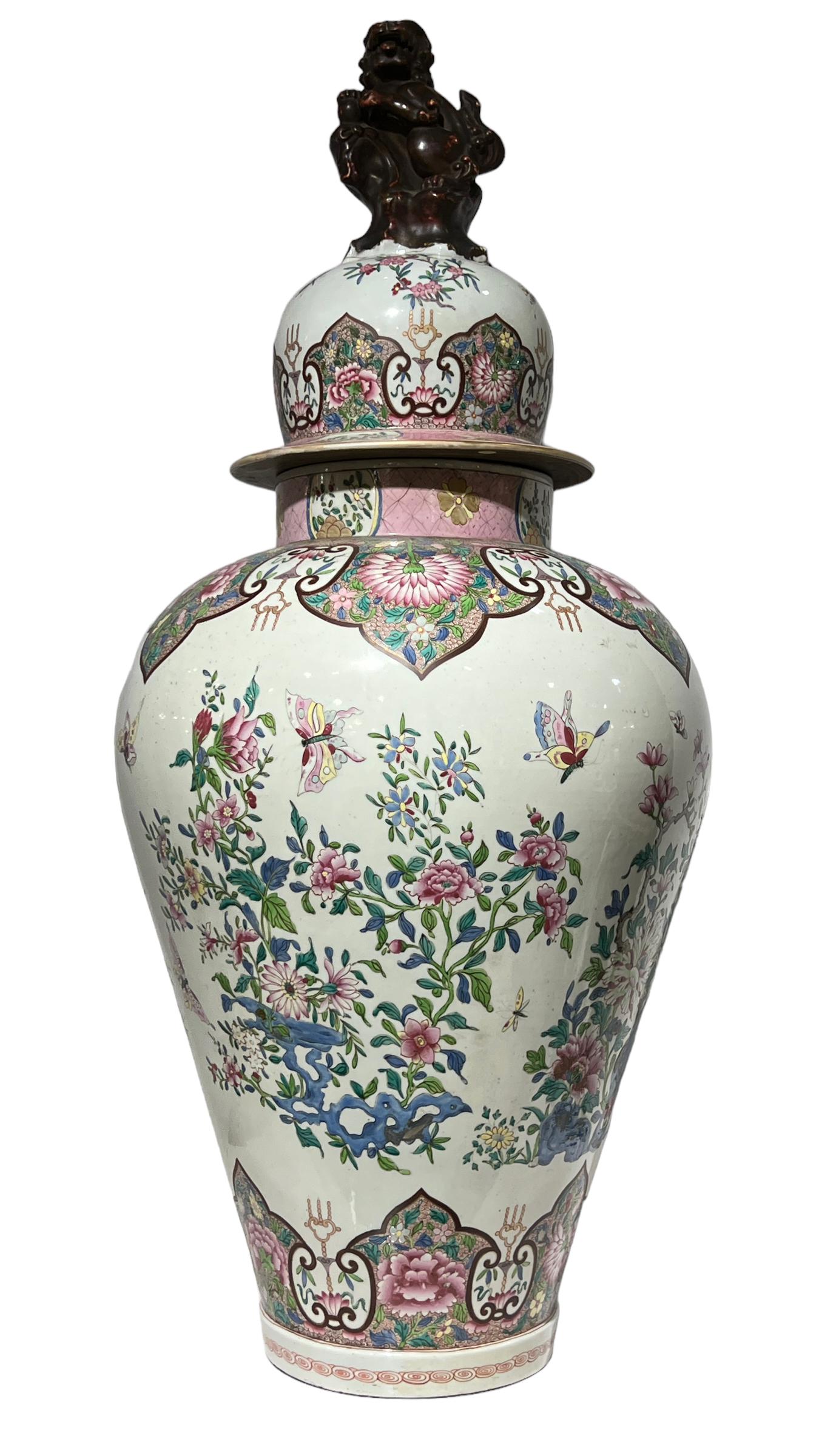 Porcellana Grande opera francese del XIX secolo  Sansone  Vaso in porcellana Famille Rose in vendita