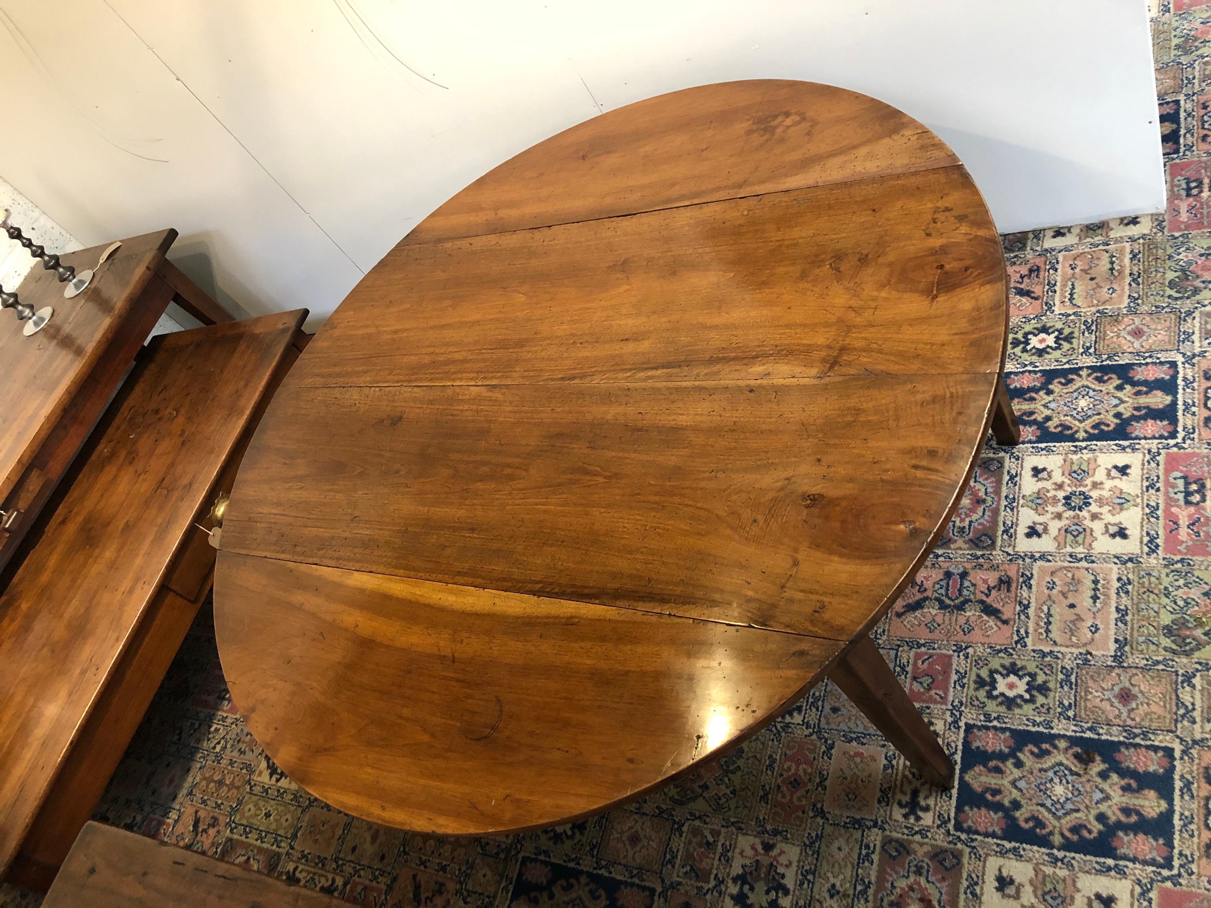 French Provincial Large 19th Century French Solid Walnut Circular Dining Table