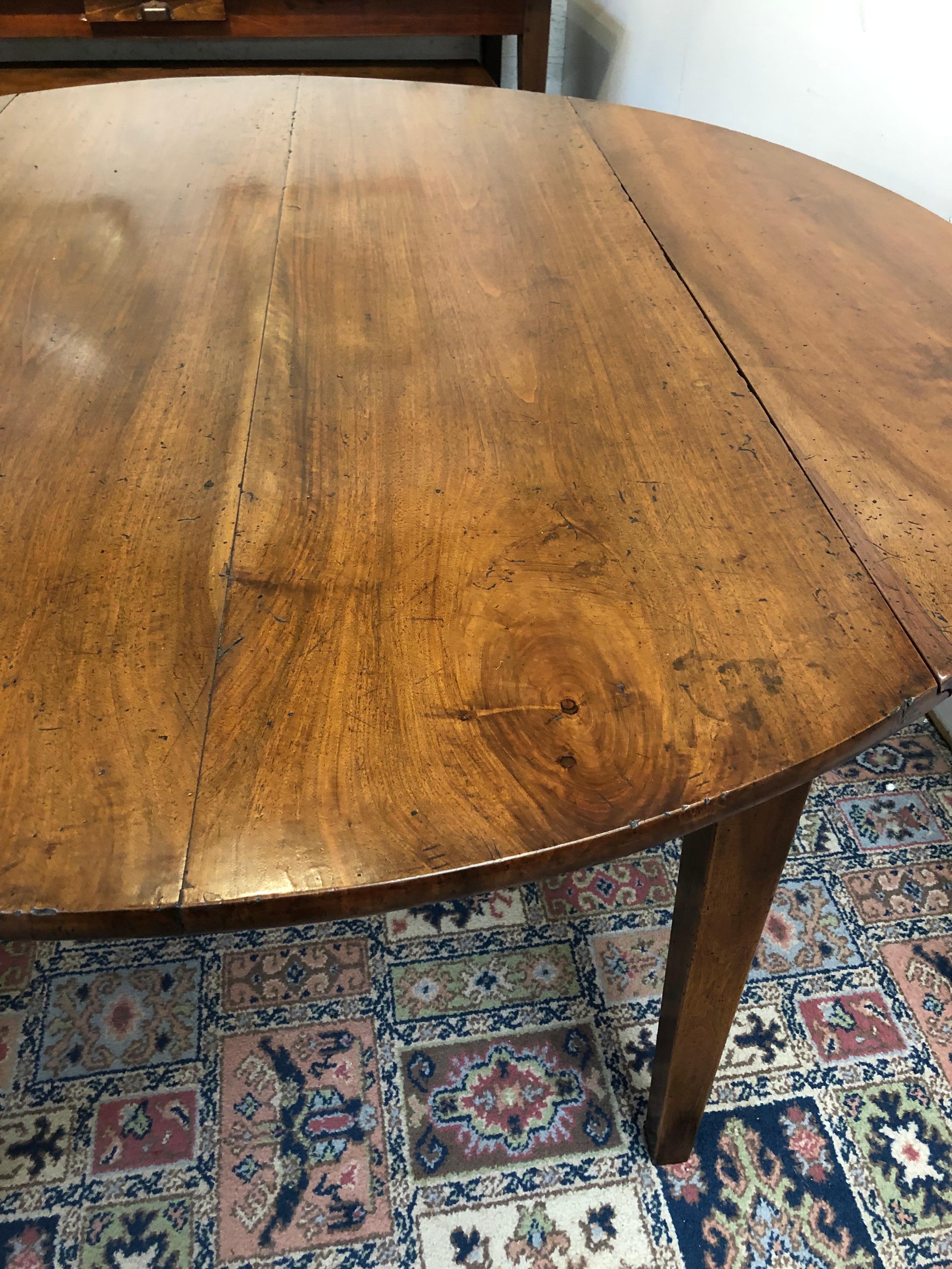 Mid-19th Century Large 19th Century French Solid Walnut Circular Dining Table