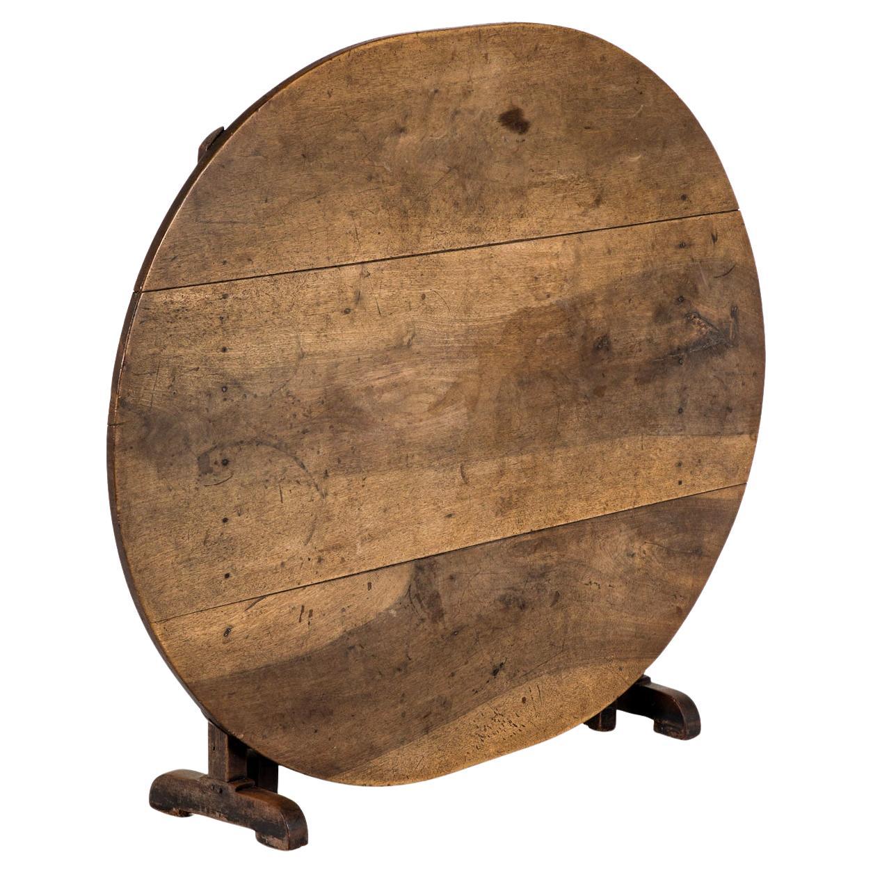 Grande table de vendange en noyer du XIXe siècle