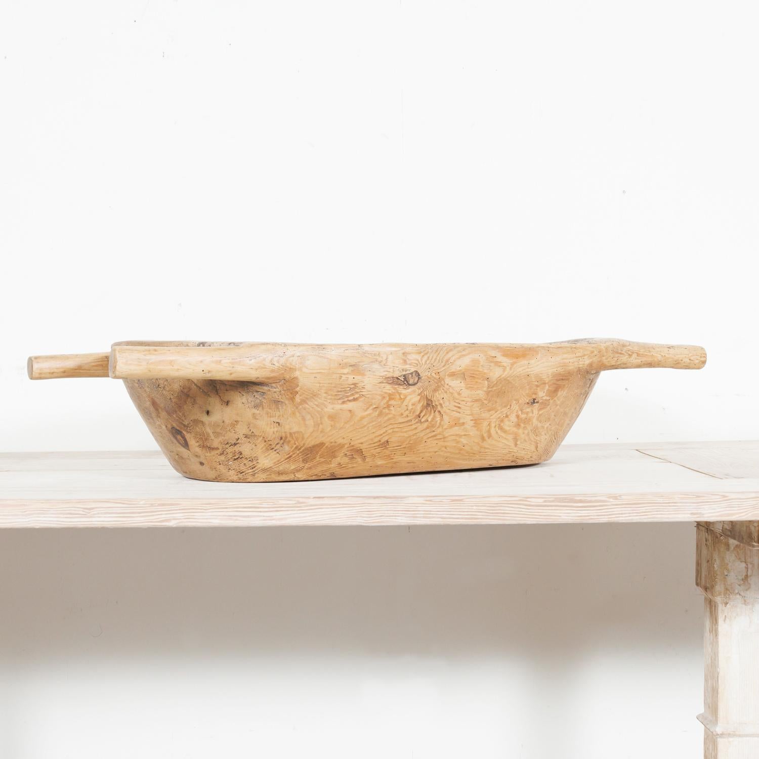 Large 19th Century French Wooden Grain or Dough Bowl with Handles For Sale 4