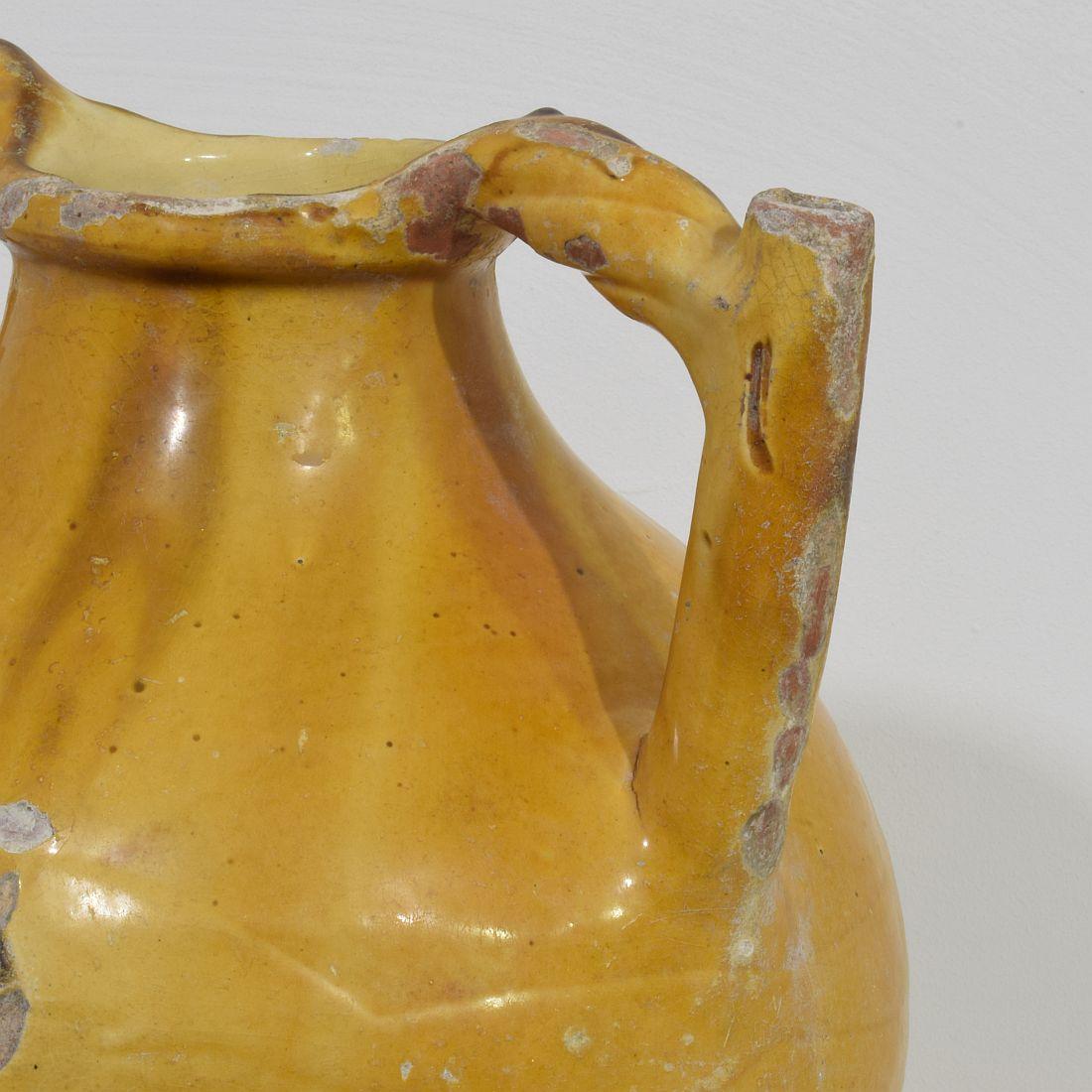 XIXe siècle Grande cruche ou cruche à eau en terre cuite émaillée jaune du 19ème siècle « Orjol » (Orjol)