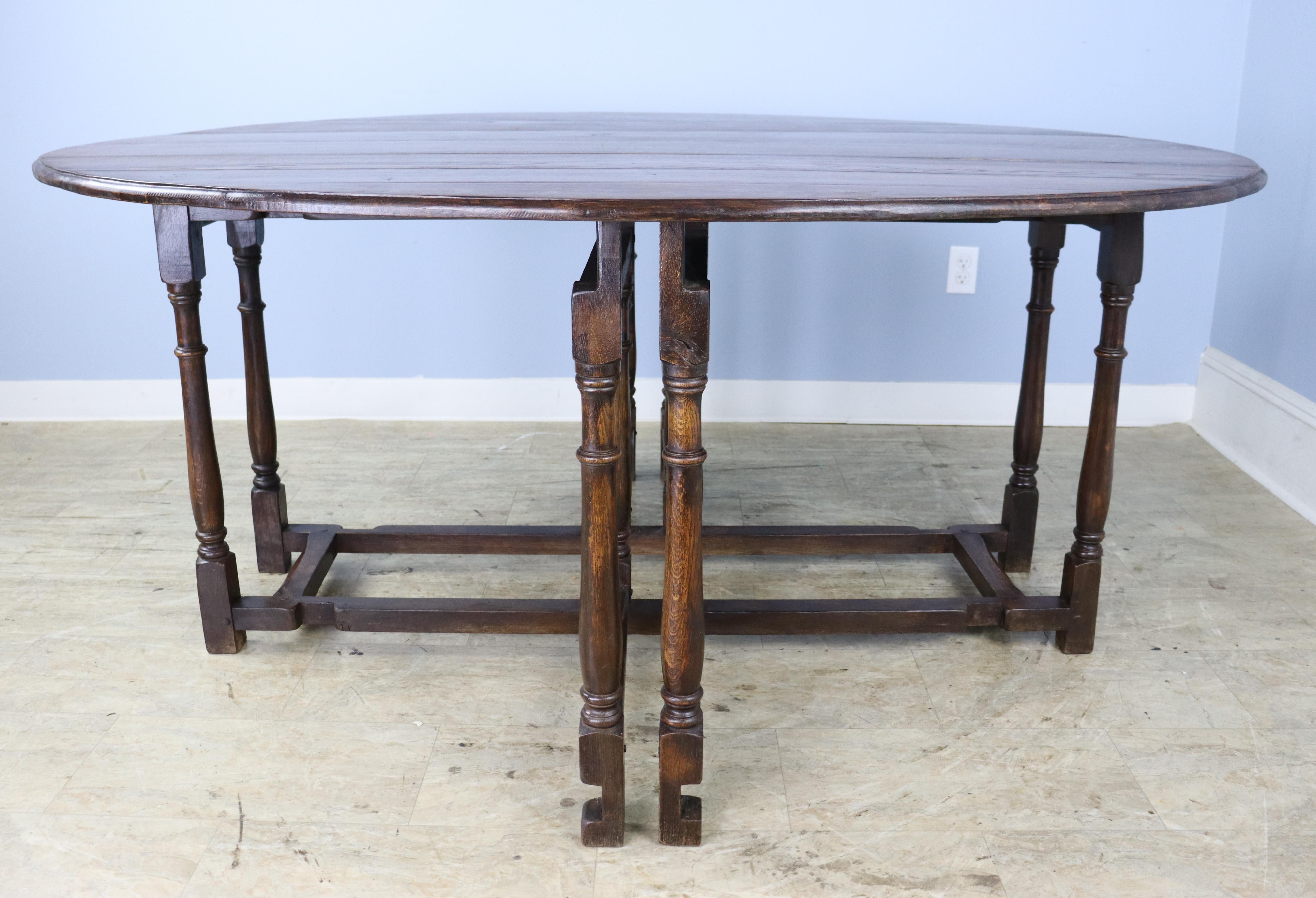 Large 19th Century Gateleg/Sofa Table in English Oak For Sale 1