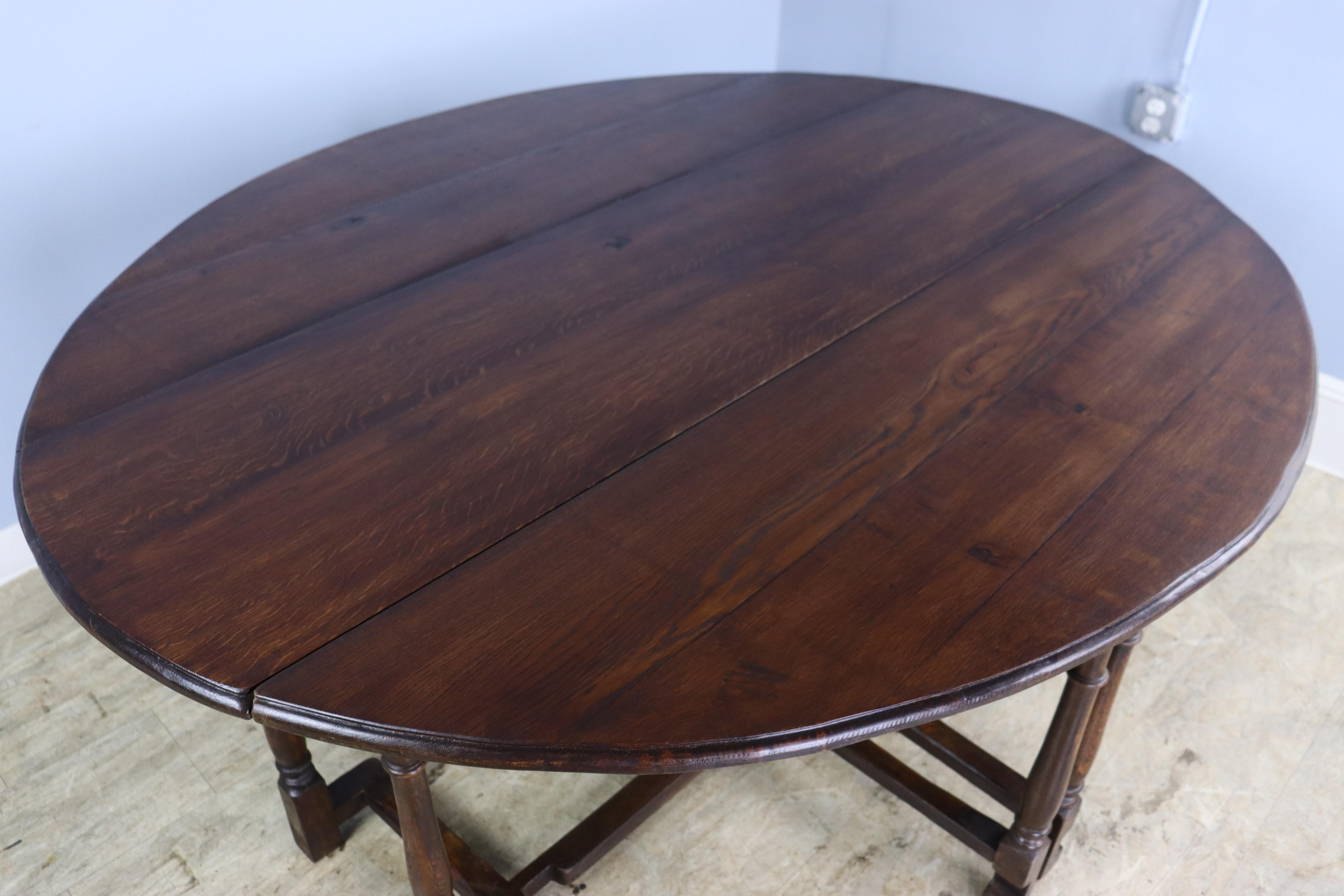 Large 19th Century Gateleg/Sofa Table in English Oak For Sale 3