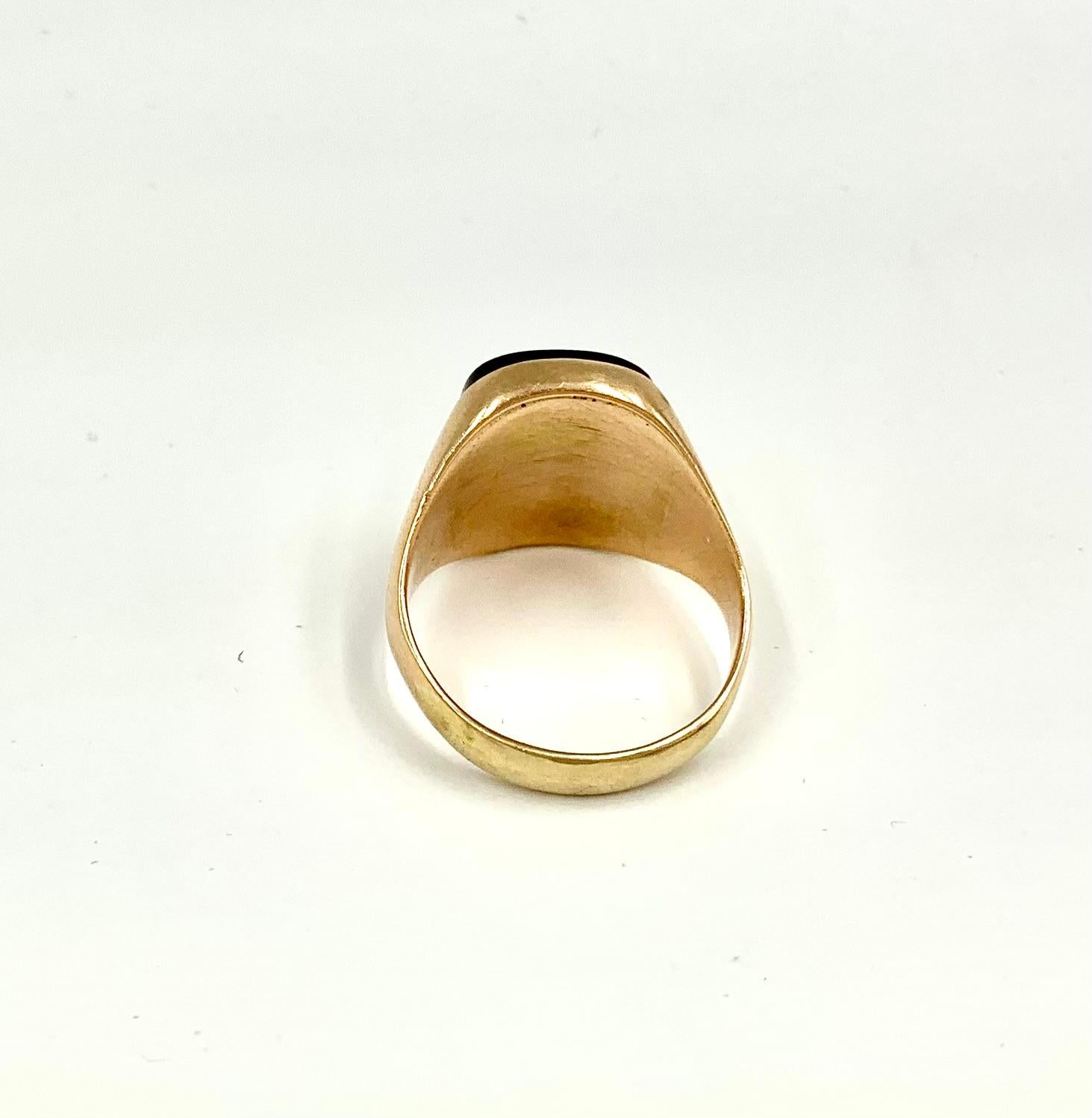 Large 19th Century Georgian 14K Yellow Gold Onyx Intaglio Medusa Signet Ring For Sale 4