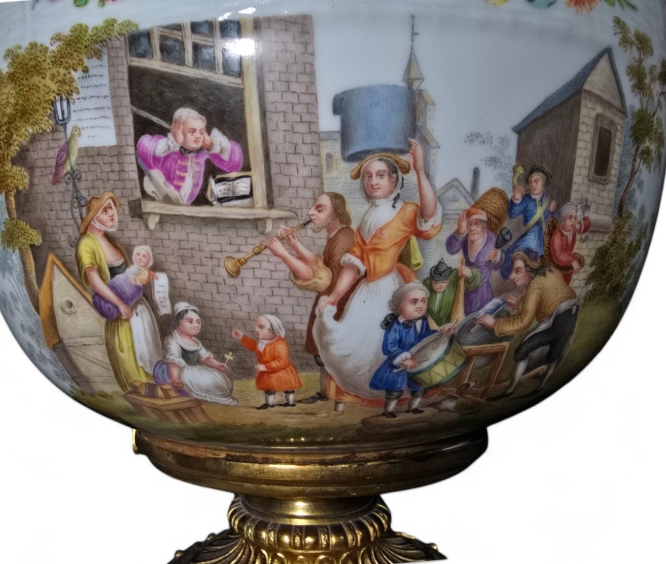 Grand centre de table en porcelaine allemande du XIXe siècle avec montures en bronze doré en vente 10