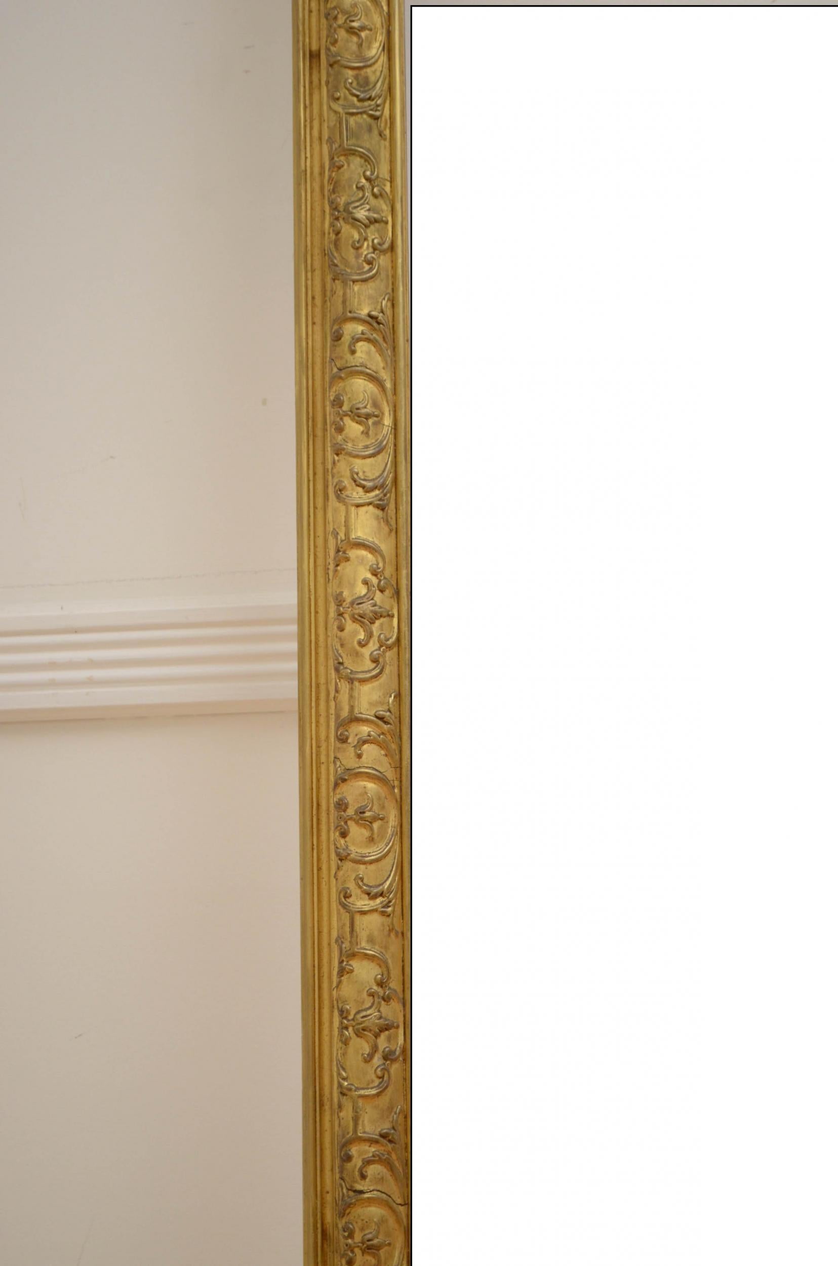 Großer Spiegel aus vergoldetem Holz aus dem 19. Jahrhundert (Französisch) im Angebot